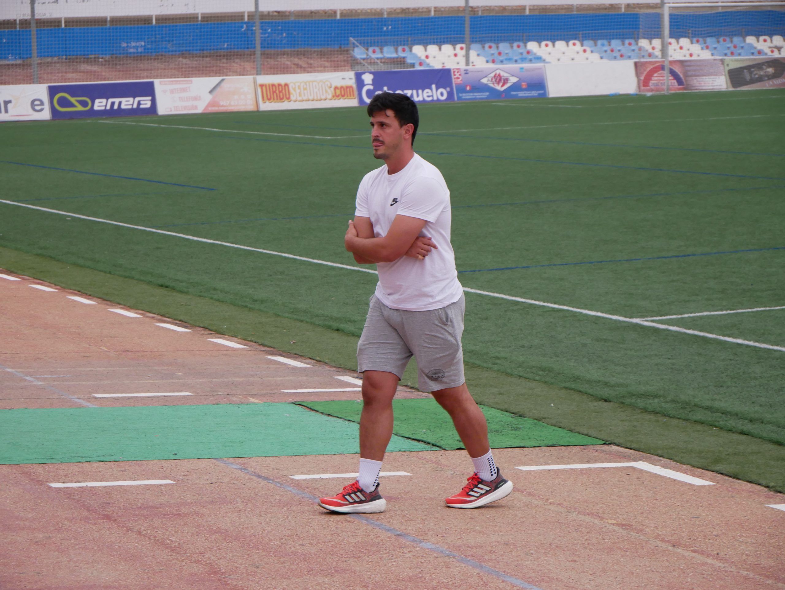 José Ramón Moya: «El resultado del sábado hace que se nos escape un poco la posibilidad de ascender directamente»