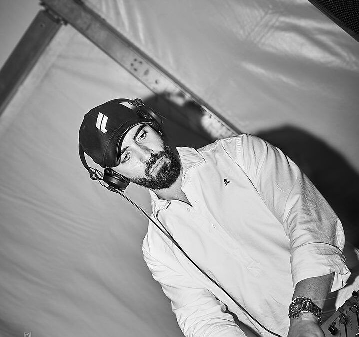 Socuéllamos al Día in the mix. DJ Filillo