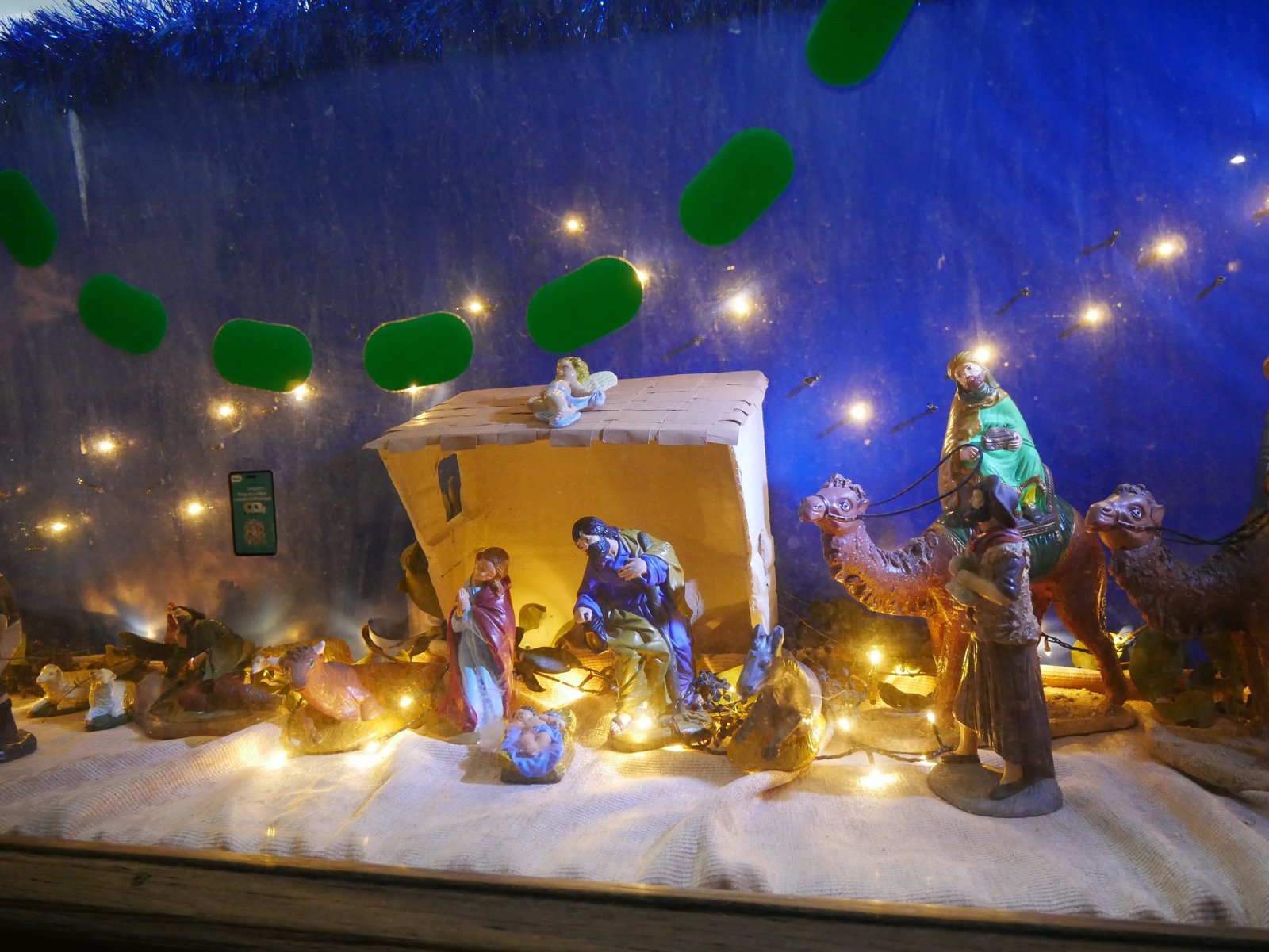 Tradición y Solidaridad en el Belén de la AECC de Socuéllamos