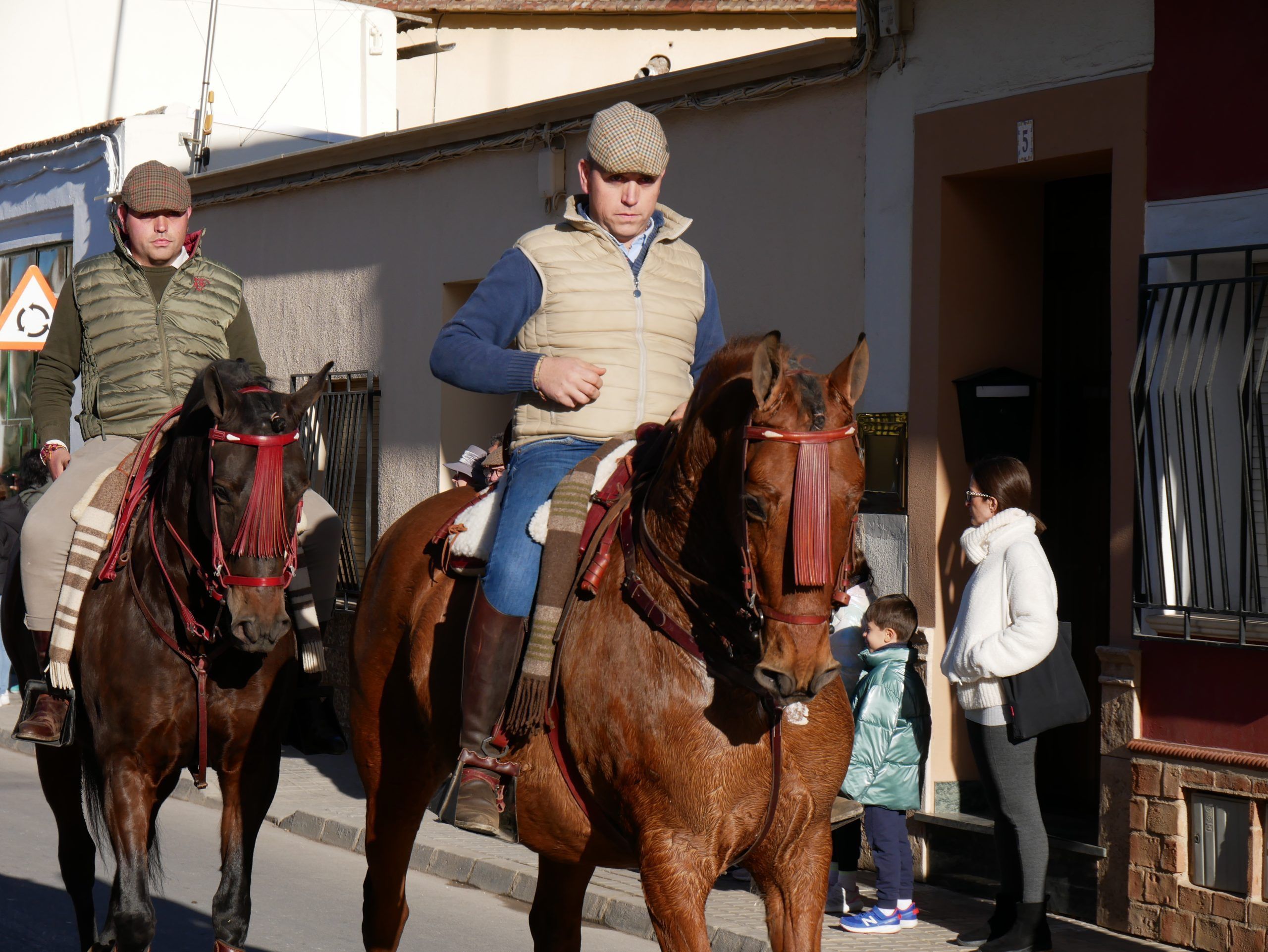 Suspendido el desfile de San Antón por la lluvia y aplazado a mañana domingo