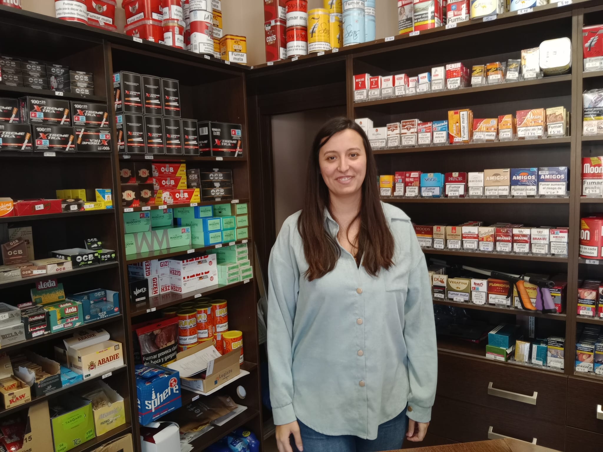 Beatriz Roca, gerente del  «Estanco de Roca»: «Me daría un gusto enorme repartir felicidad a tantos vecinos»