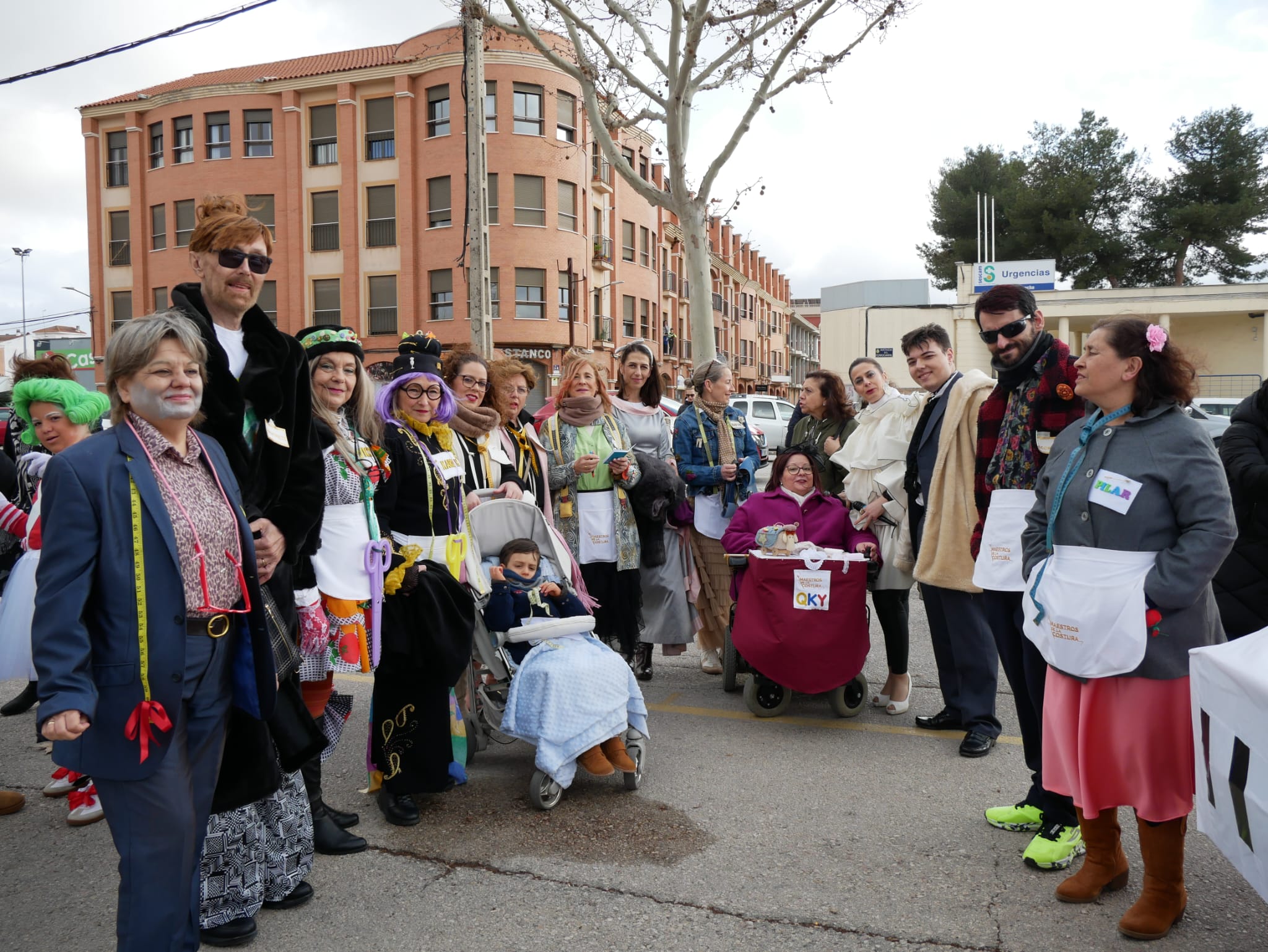 Brillo y glamour en el Desfile de Carnaval inspirado en las estrellas de cine