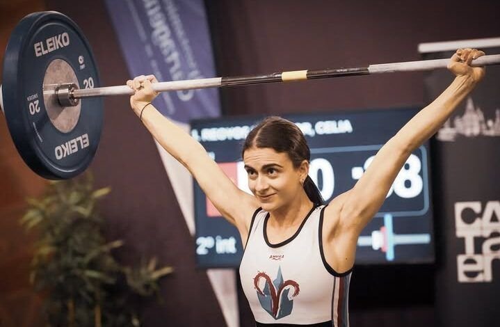 Celia Reoyos, subcampeona de España en el Campeonato Universitario de Halterofilia