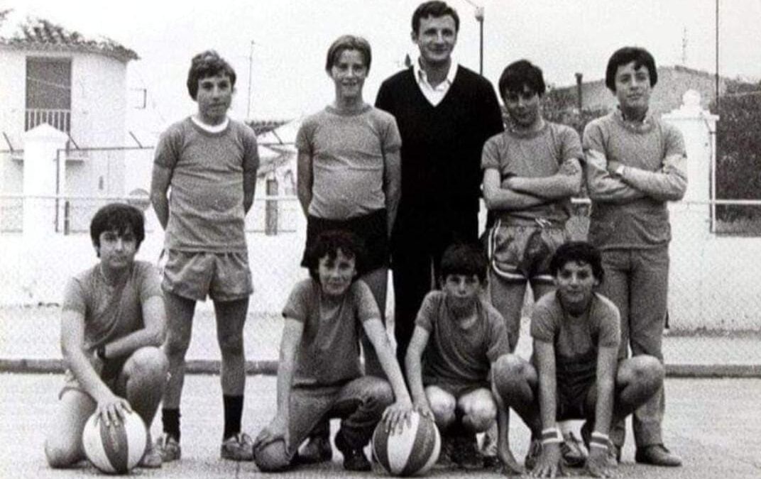 Don José Luis Bardera, el cura de la juventud