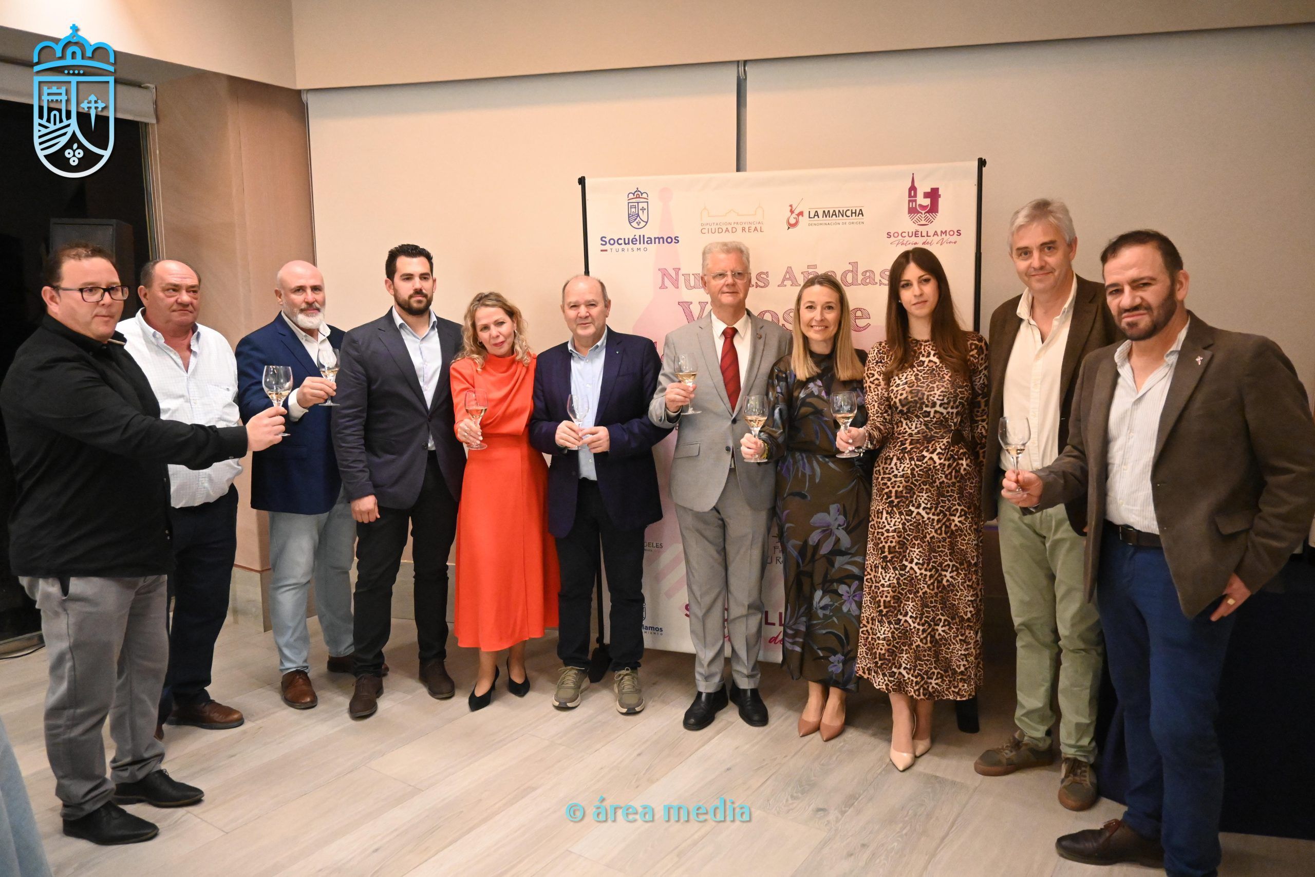 El Ayuntamiento de Socuéllamos presenta las nuevas añadas de las bodegas locales en el hotel Meliá Alicante