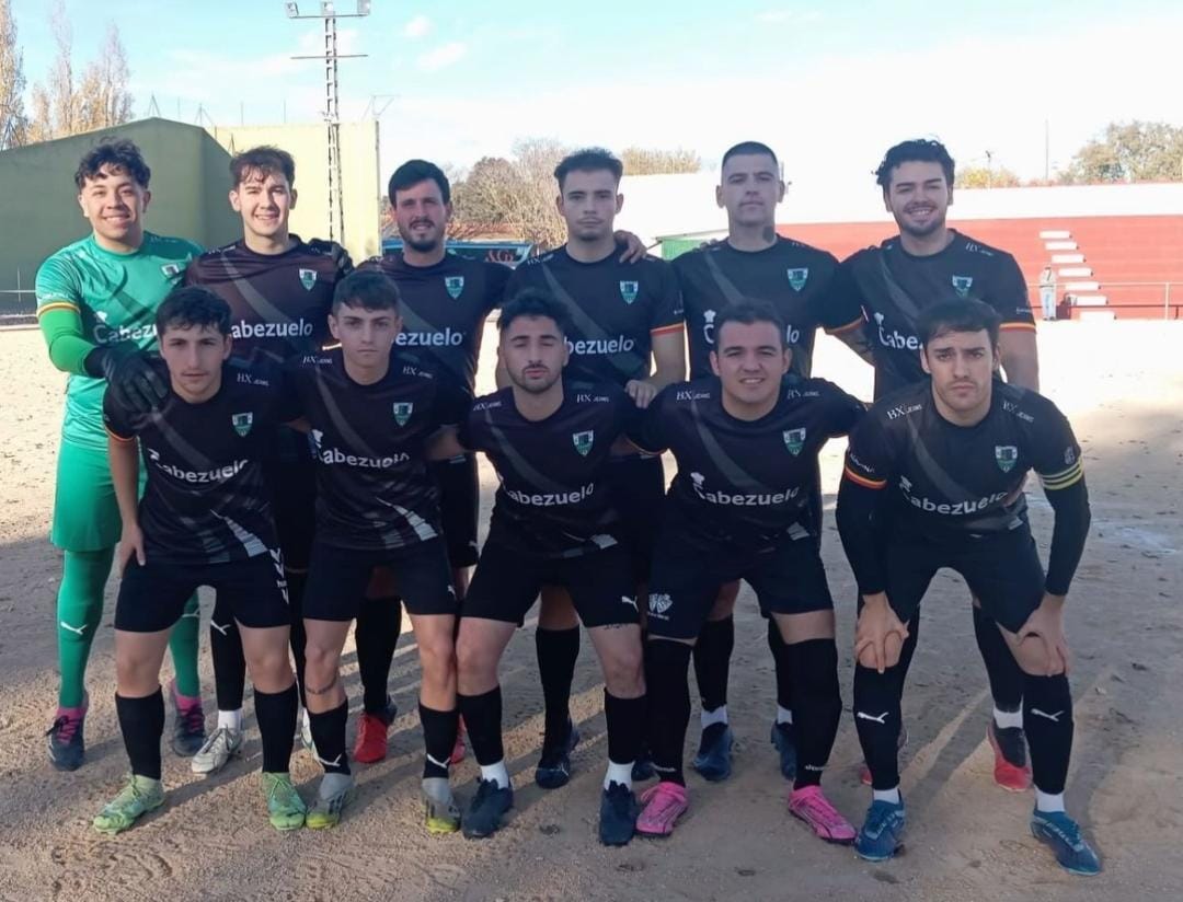 El Cabezuelo Foods Cristo de la Vega sigue líder tras una sólida victoria en campo de tierra