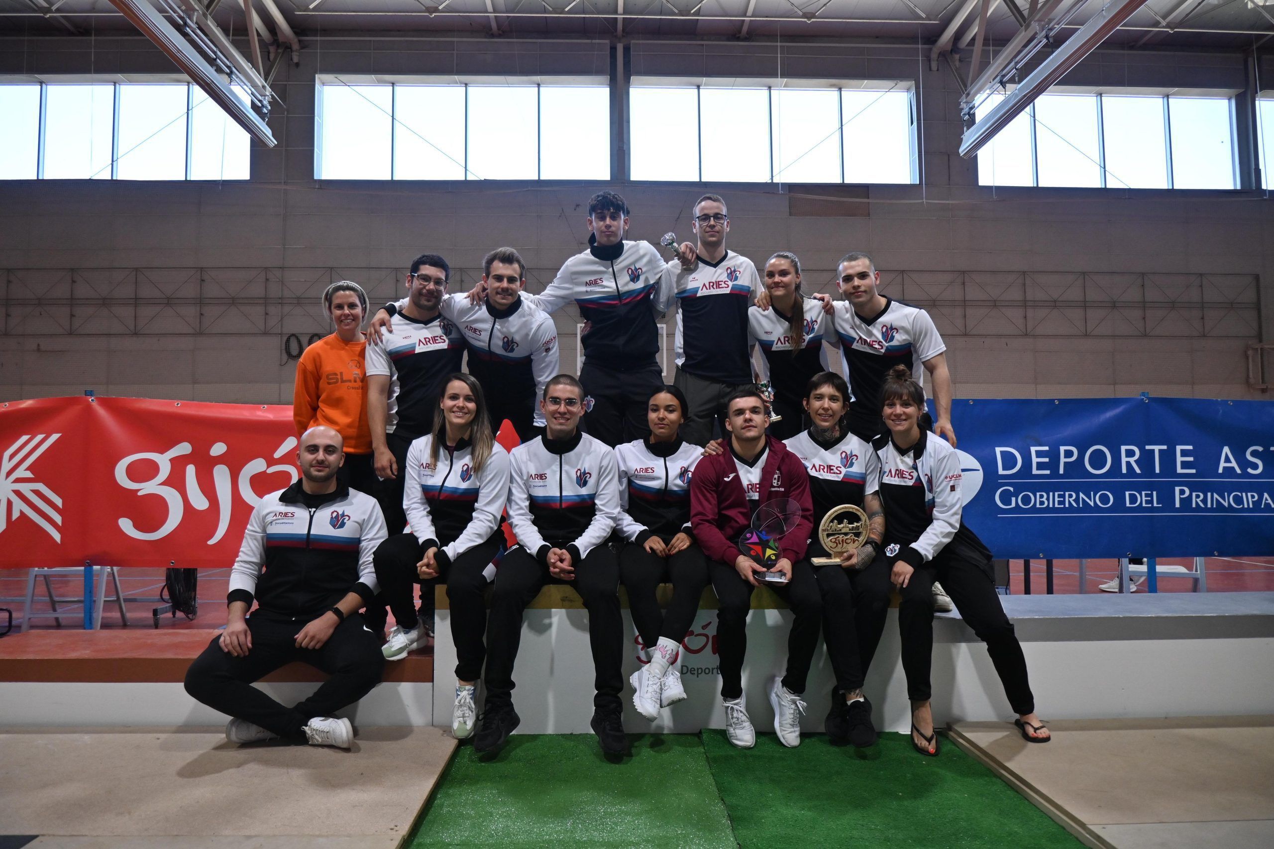 El EF Aries brilla en el VII Trofeo Nacional de Halterofilia con oro por equipos y destacados resultados individuales