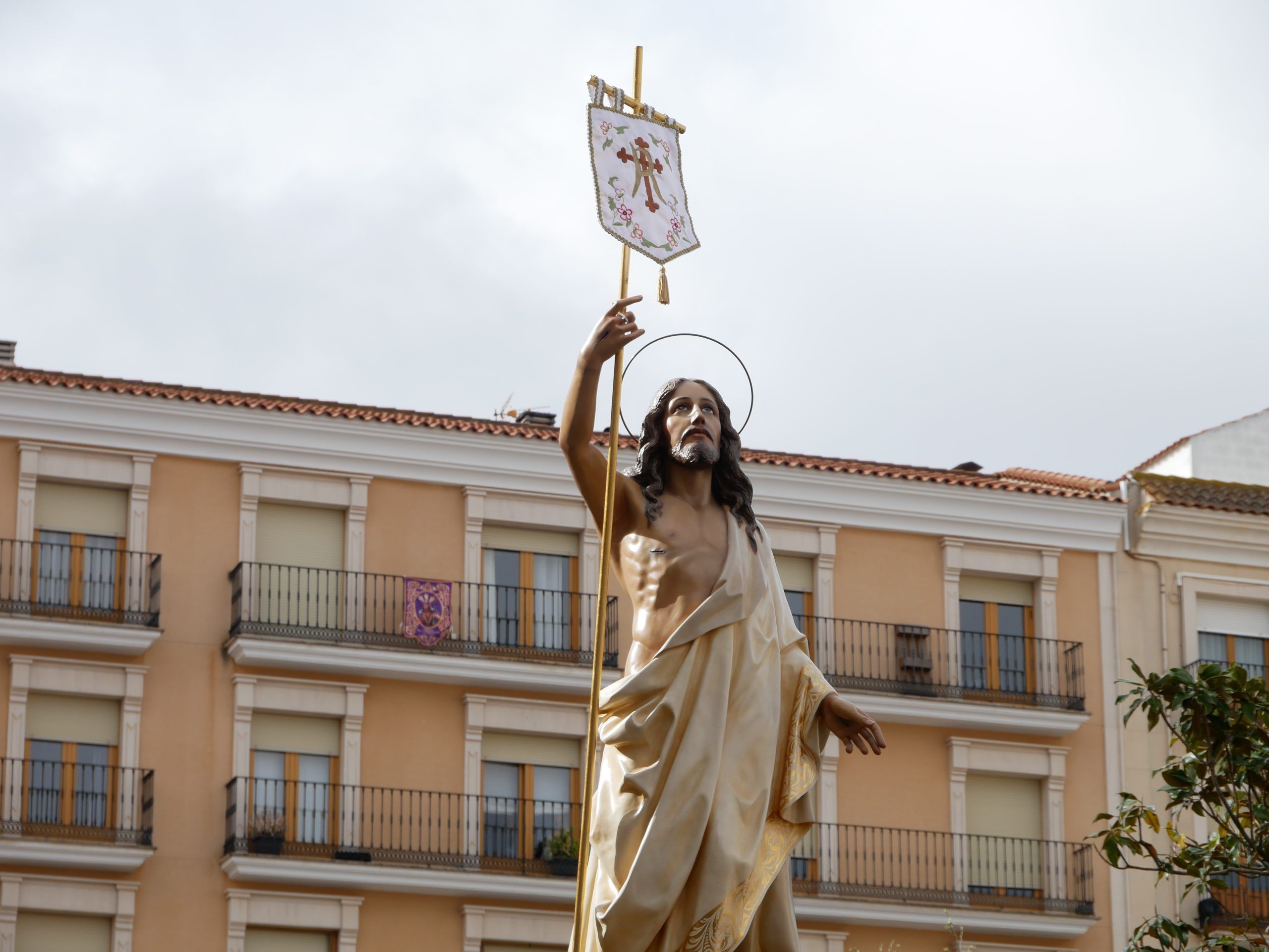 El Resucitado y la Virgen protagonizan un emotivo Encuentro en la mañana del Domingo de Resurrección