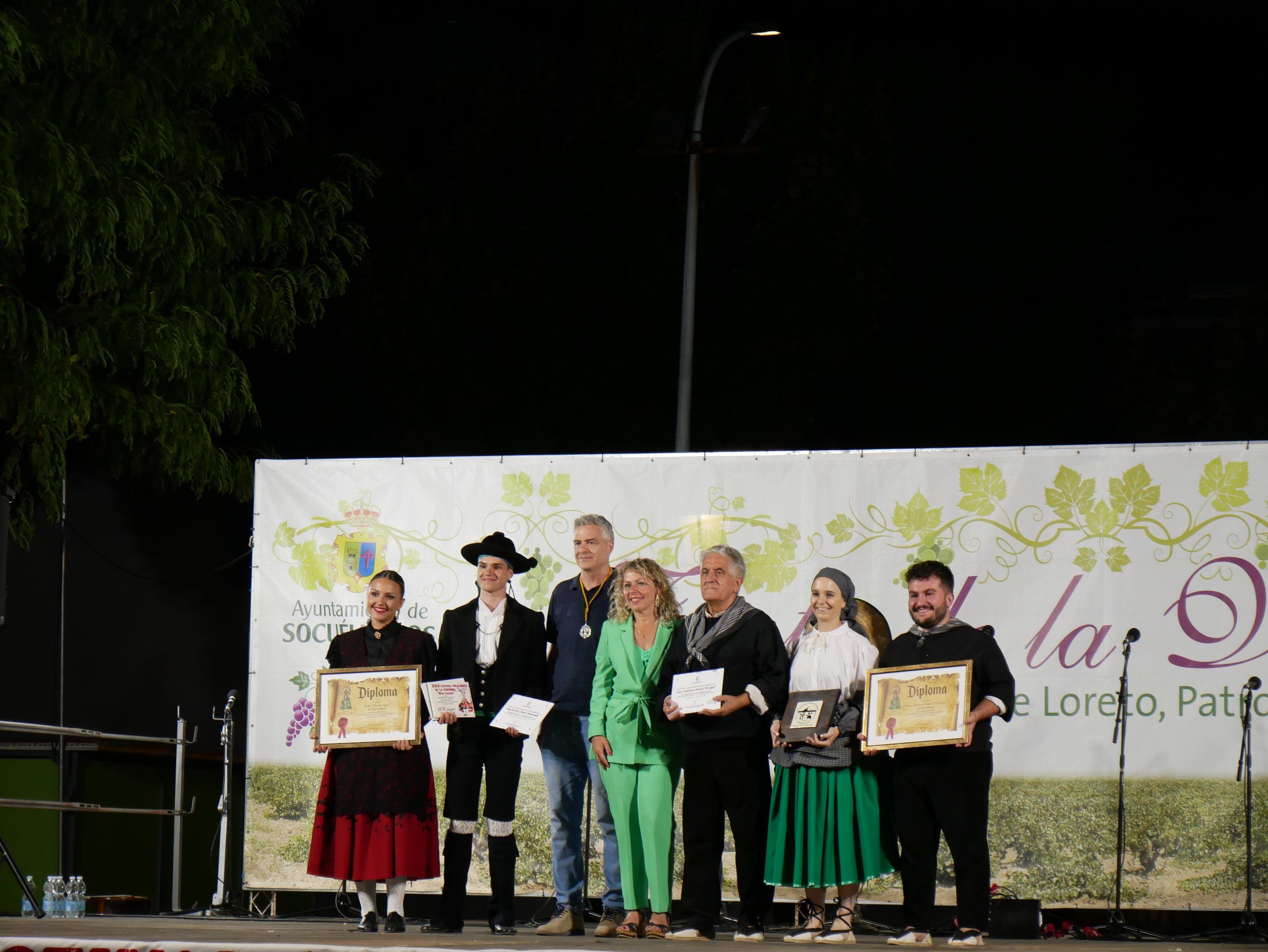 El XXIX Festival de Folklore de la Vendimia “Blas Cacún” ilumina el Parque de la Ermita Virgen de Loreto