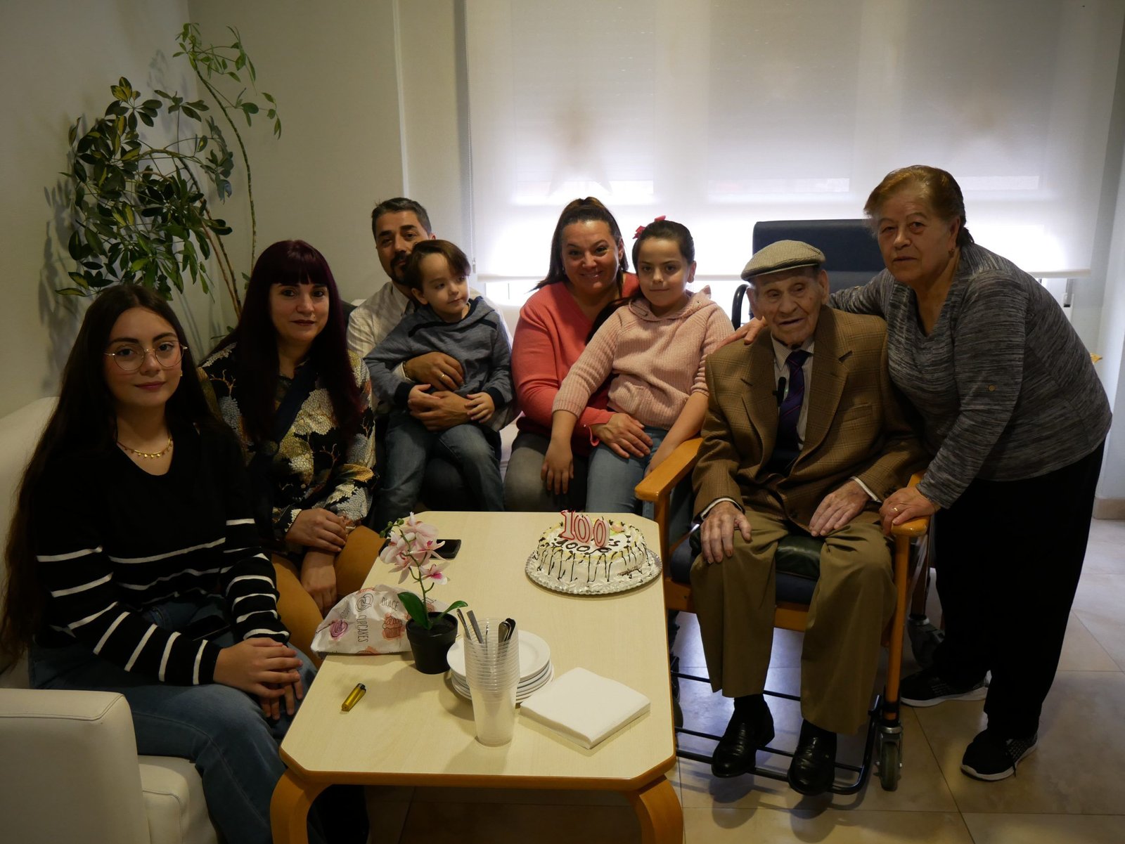 Juan Díaz García celebra su centenario en la Residencia Carmen Arias de Socuéllamos