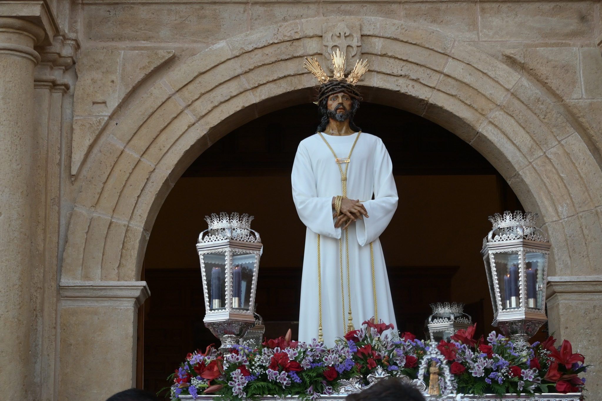 La Cofradía Nuestro Padre Jesús del Calvario celebra su 50º aniversario con una misa conmemorativa