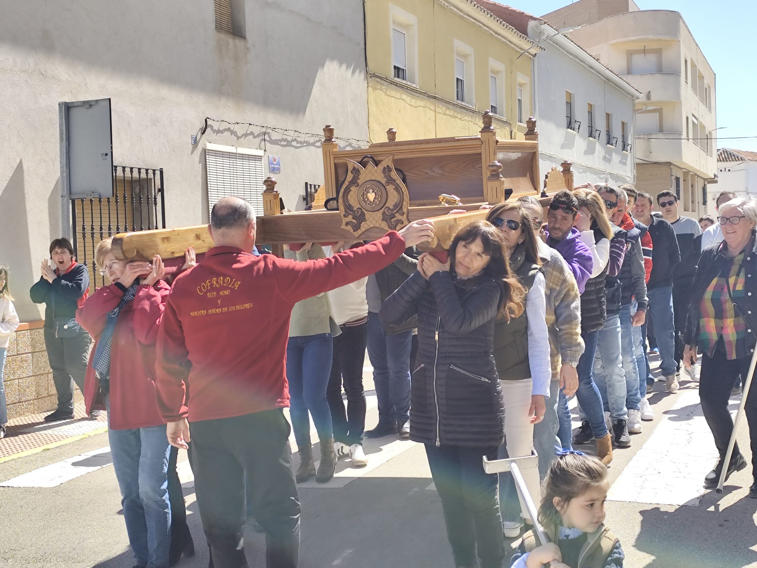 La Cofradía del Ecce Homo y Nuestra Señora de los Dolores se prepara para la Semana Santa 2025 con un ensayo de anderos