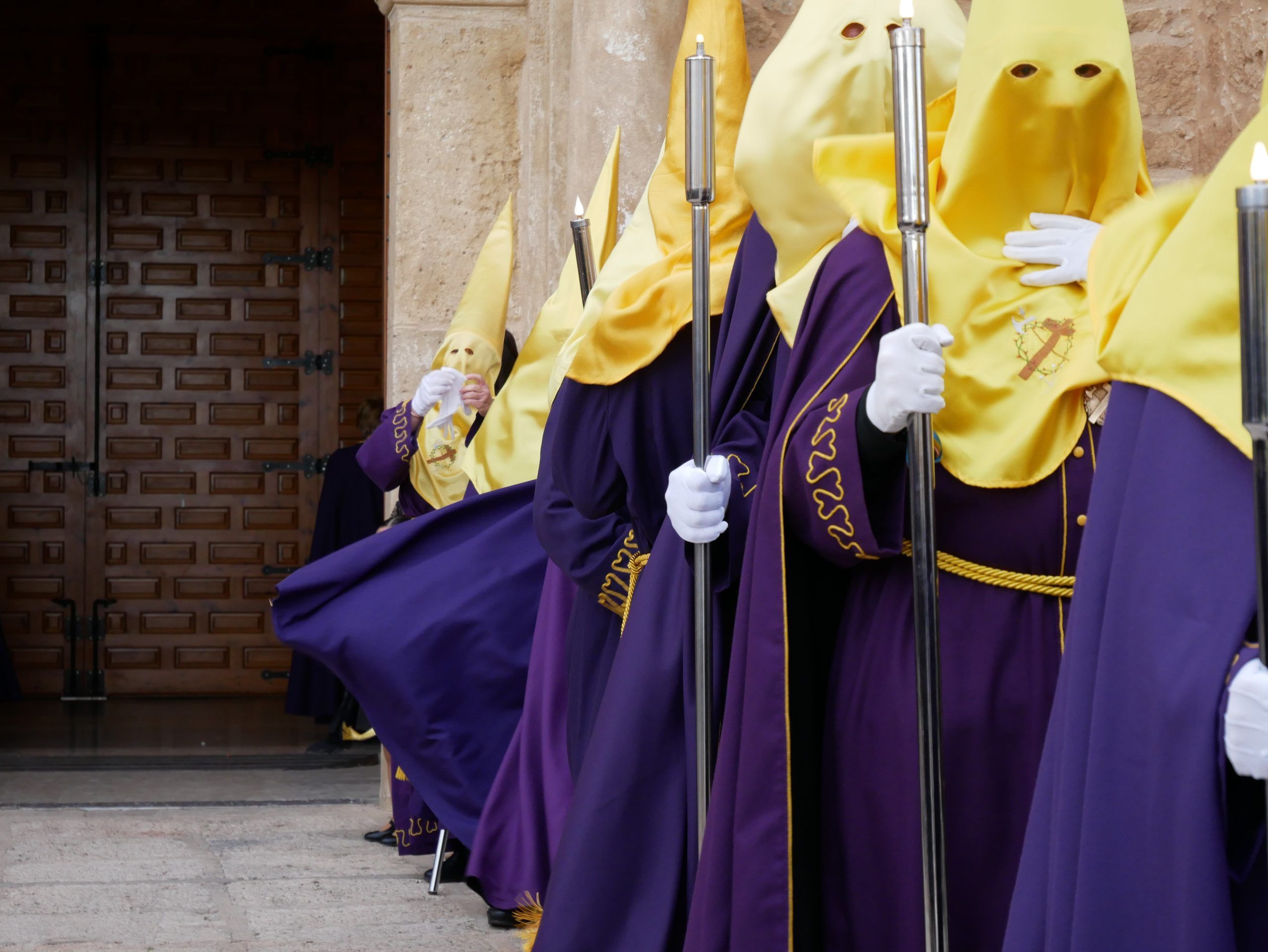 La Preciosísima Sangre de Cristo recorre las calles de Socuéllamos tras la tregua del tiempo