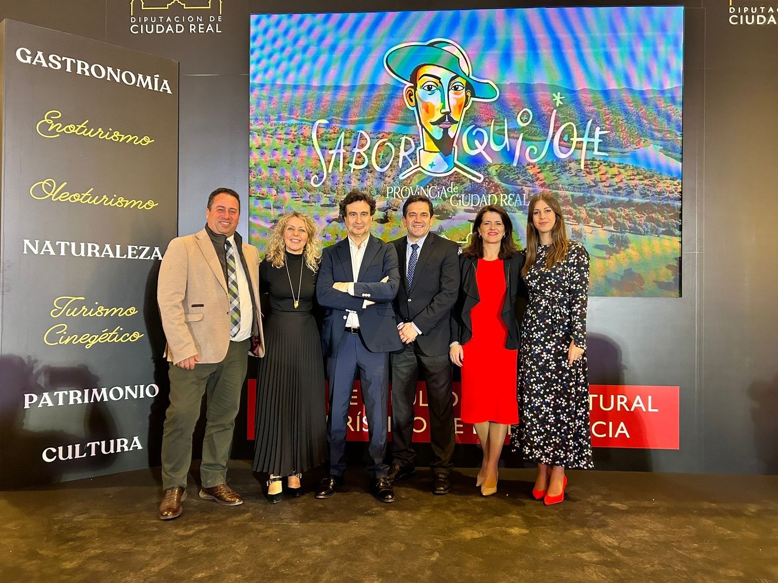 La alcaldesa Conchi Arenas y Alba López presentes en la presentación “Sabor Quijote” en el Palacio de Congresos de Córdoba