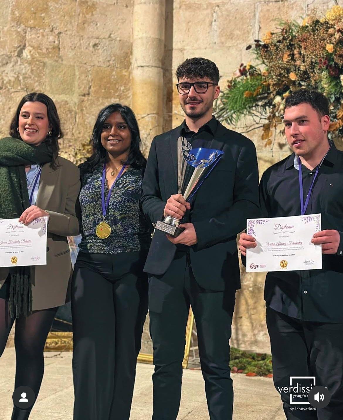 La joven socuellamina Nilan Arias ocupa el cuarto puesto en la Copa Junior de Arte Floral