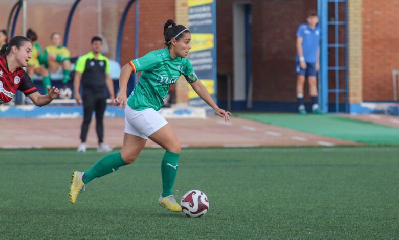 Marta Amorós, del Cristo de la Vega Femenino, máxima goleadora del Grupo I de Primera Autonómica