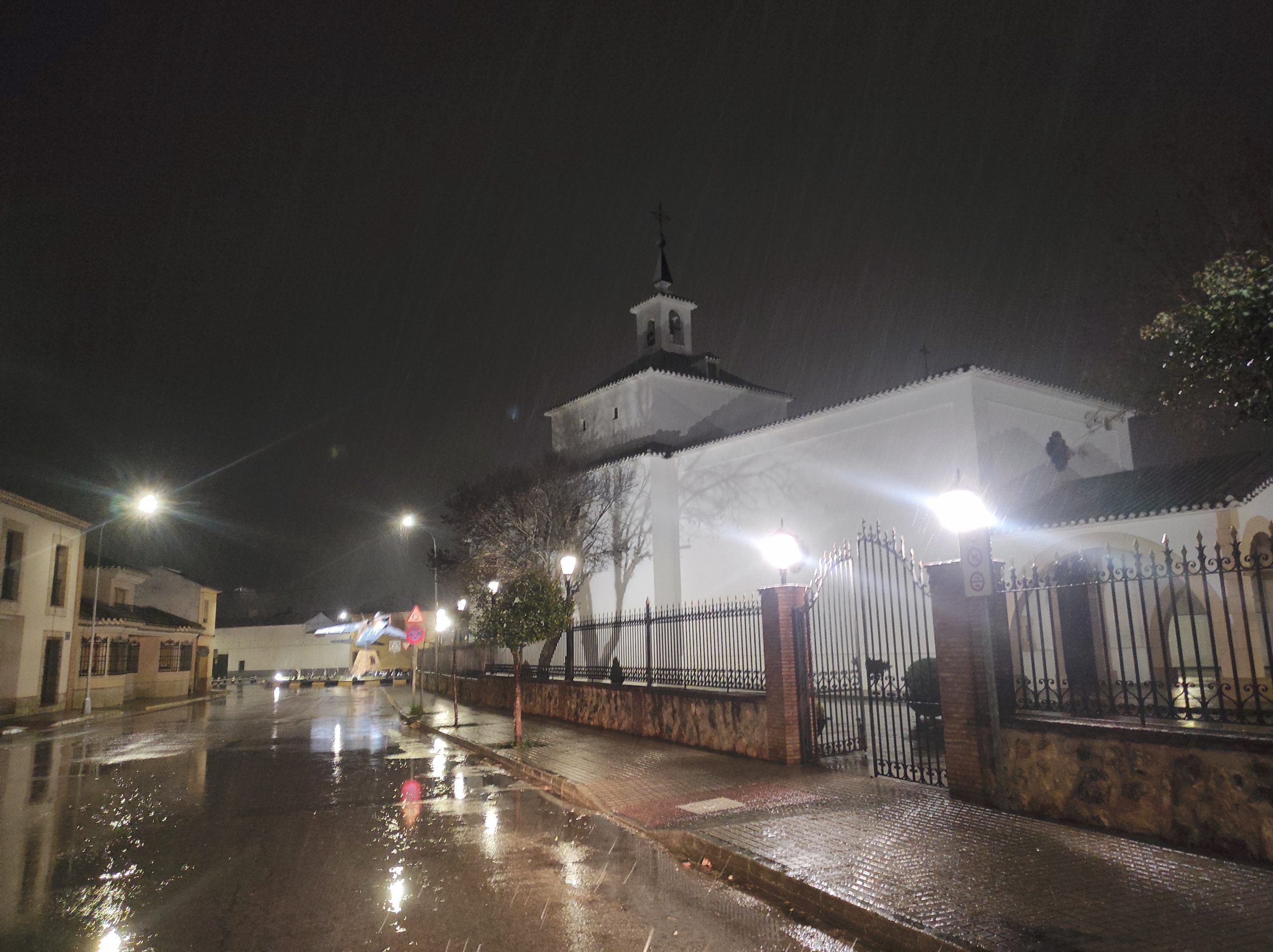 La inestabilidad meteorológica continúa este martes en Socuéllamos, con lluvias persistentes y temperaturas suaves