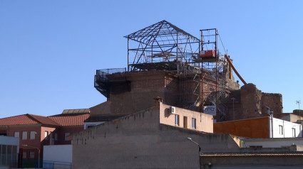 Si tienes 20 euros, apadrina una teja de esta iglesia de La Solana