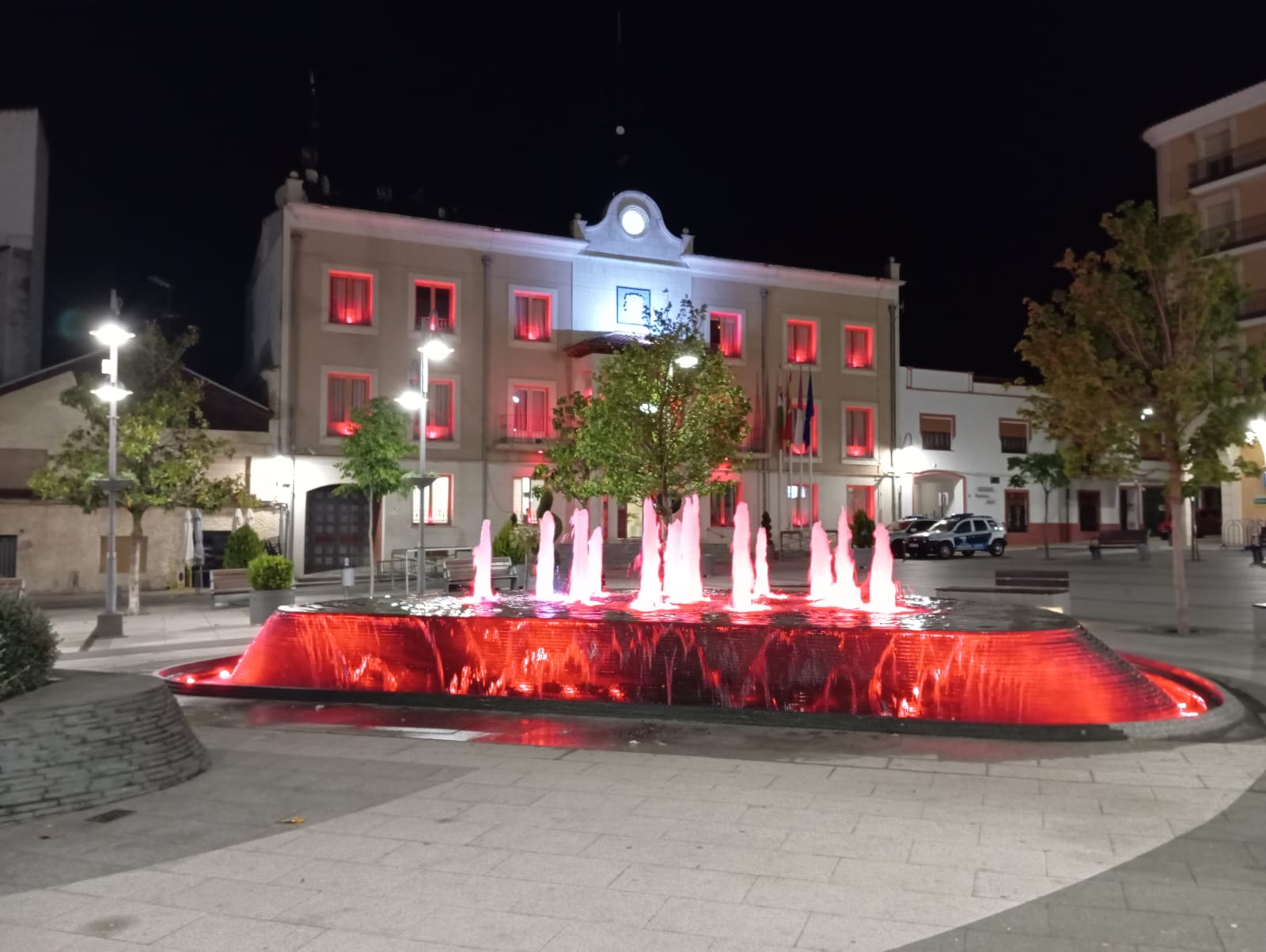 Socuéllamos se ilumina en homenaje al Día Mundial de la Cruz Roja y la Media Luna Roja