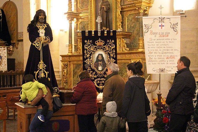 Socuéllamos se prepara para el tradicional besapié a Jesús Nazareno