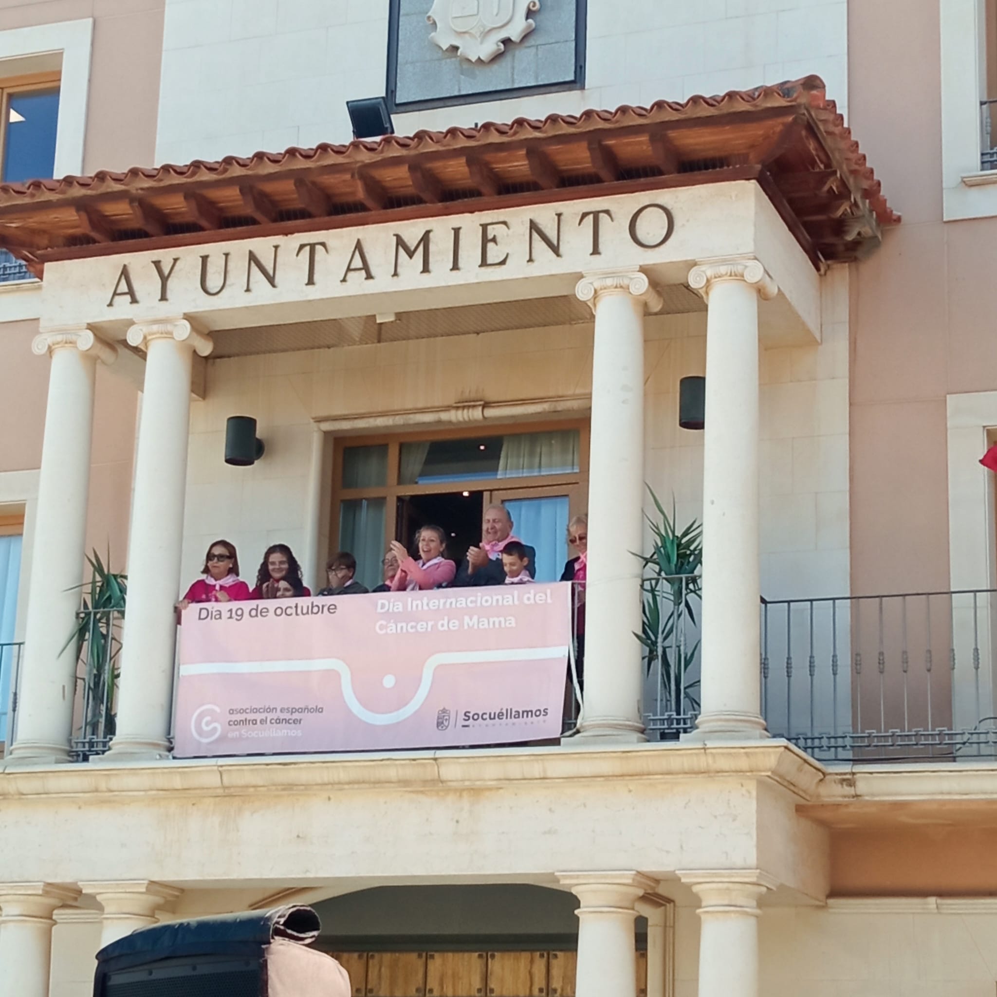 Socuéllamos se viste de rosa en un acto emotivo por el Día Mundial del Cáncer de Mama