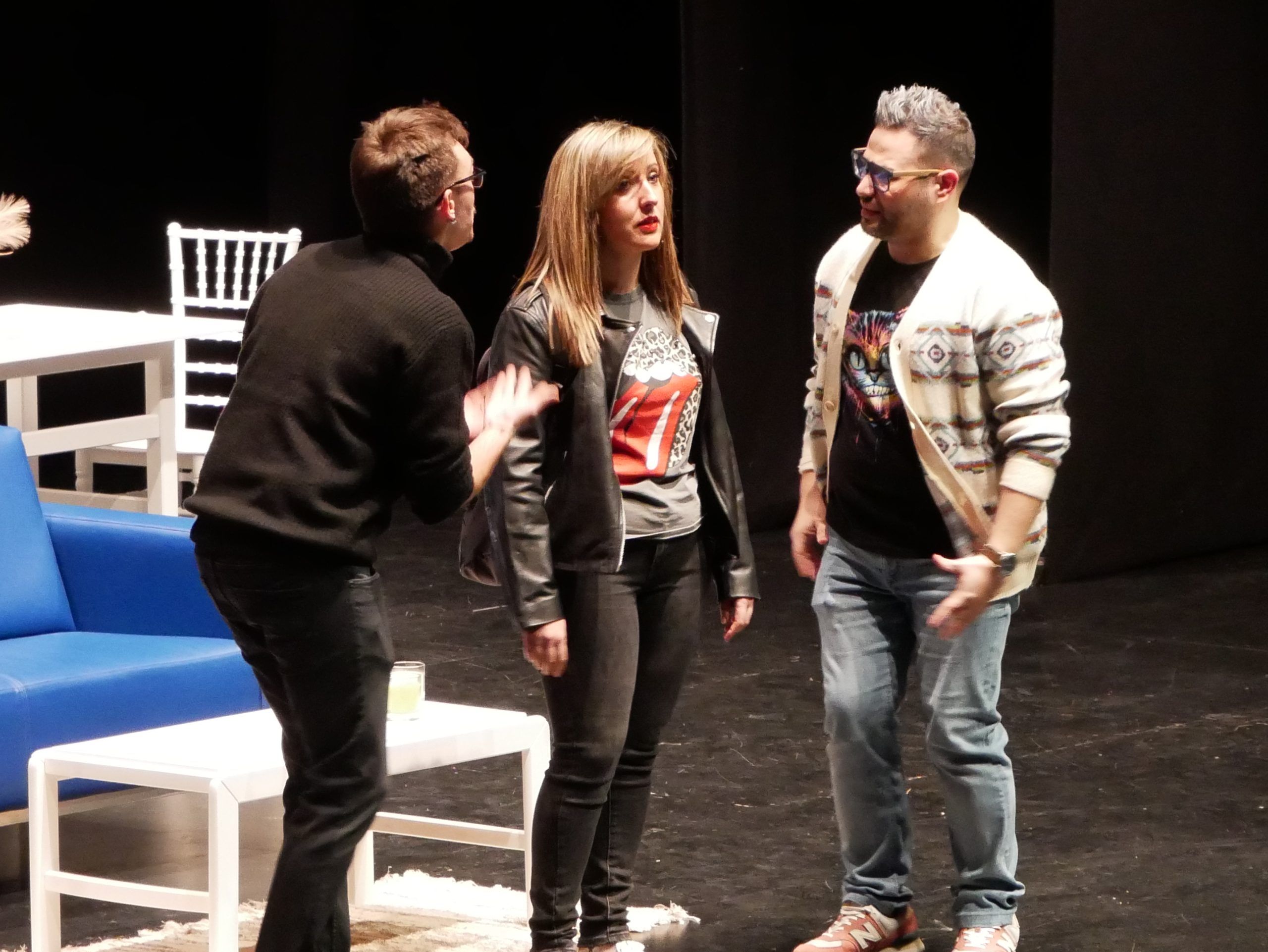 ‘Scena Teatro’ triunfa con el estreno de “El novio de mamá” en un auditorio lleno hasta la bandera