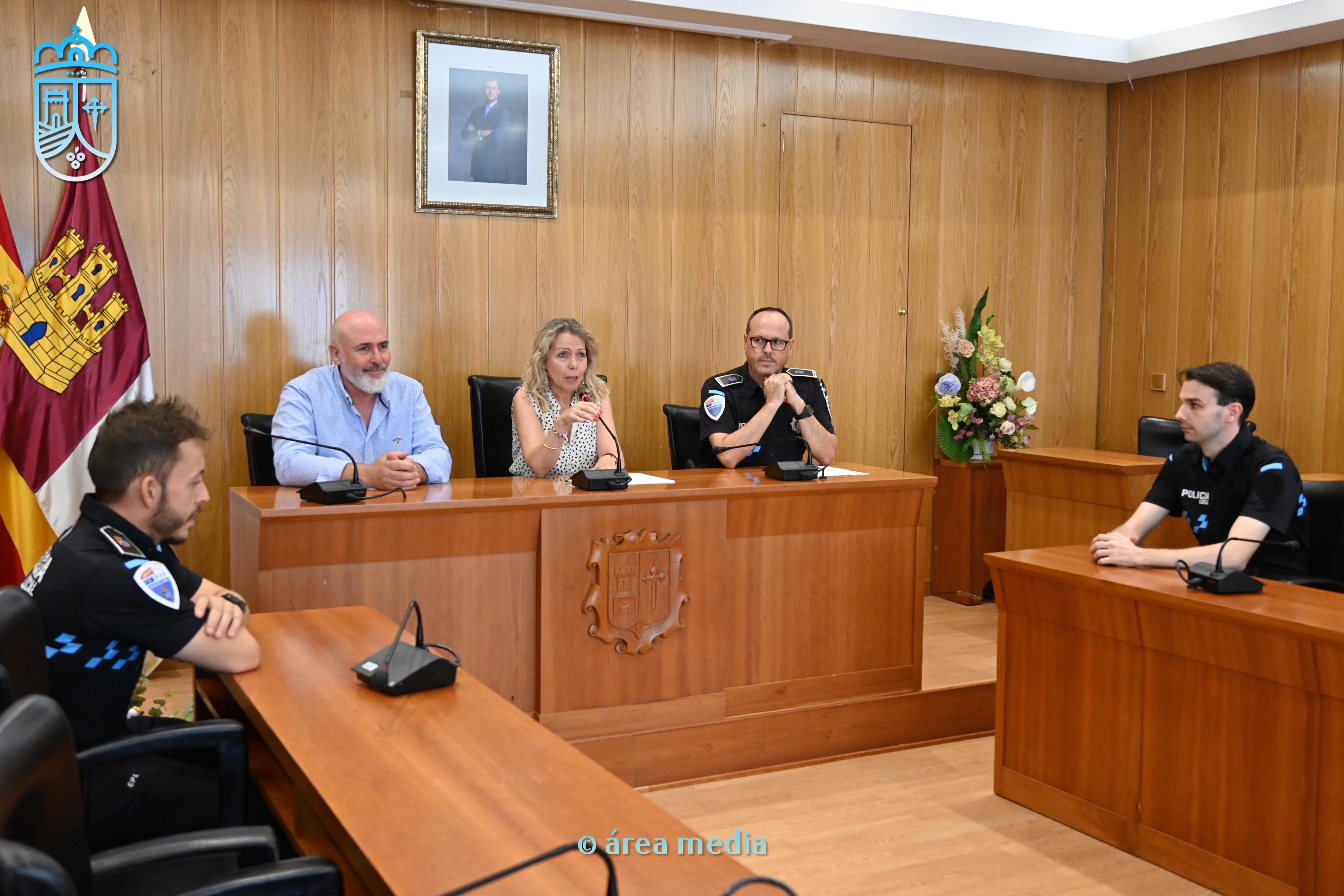 El Ayuntamiento de Socuéllamos cuenta con dos nuevos agentes en prácticas de Policía Local.