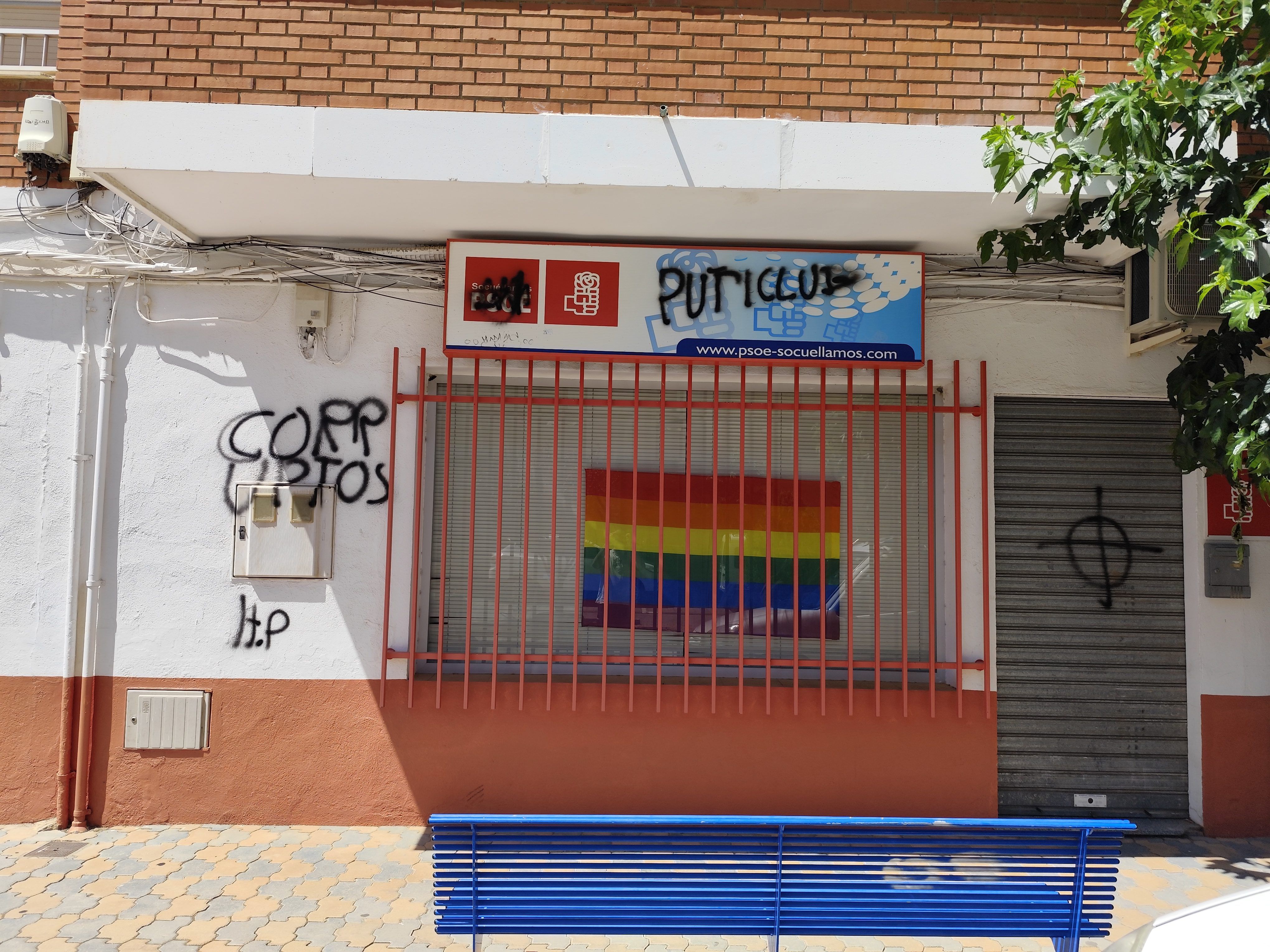 La sede del PSOE de Socuéllamos aparece con pintadas vandálicas