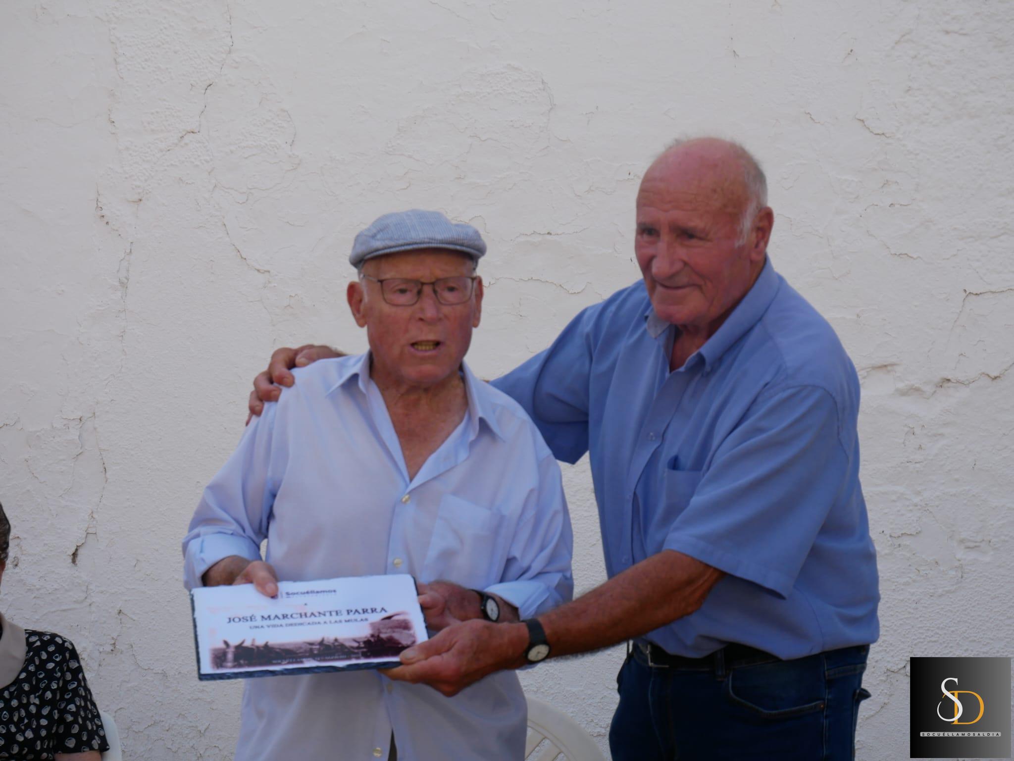 Homenaje a D. José Marchante Parra en las II Jornadas Etnográficas de la Mula