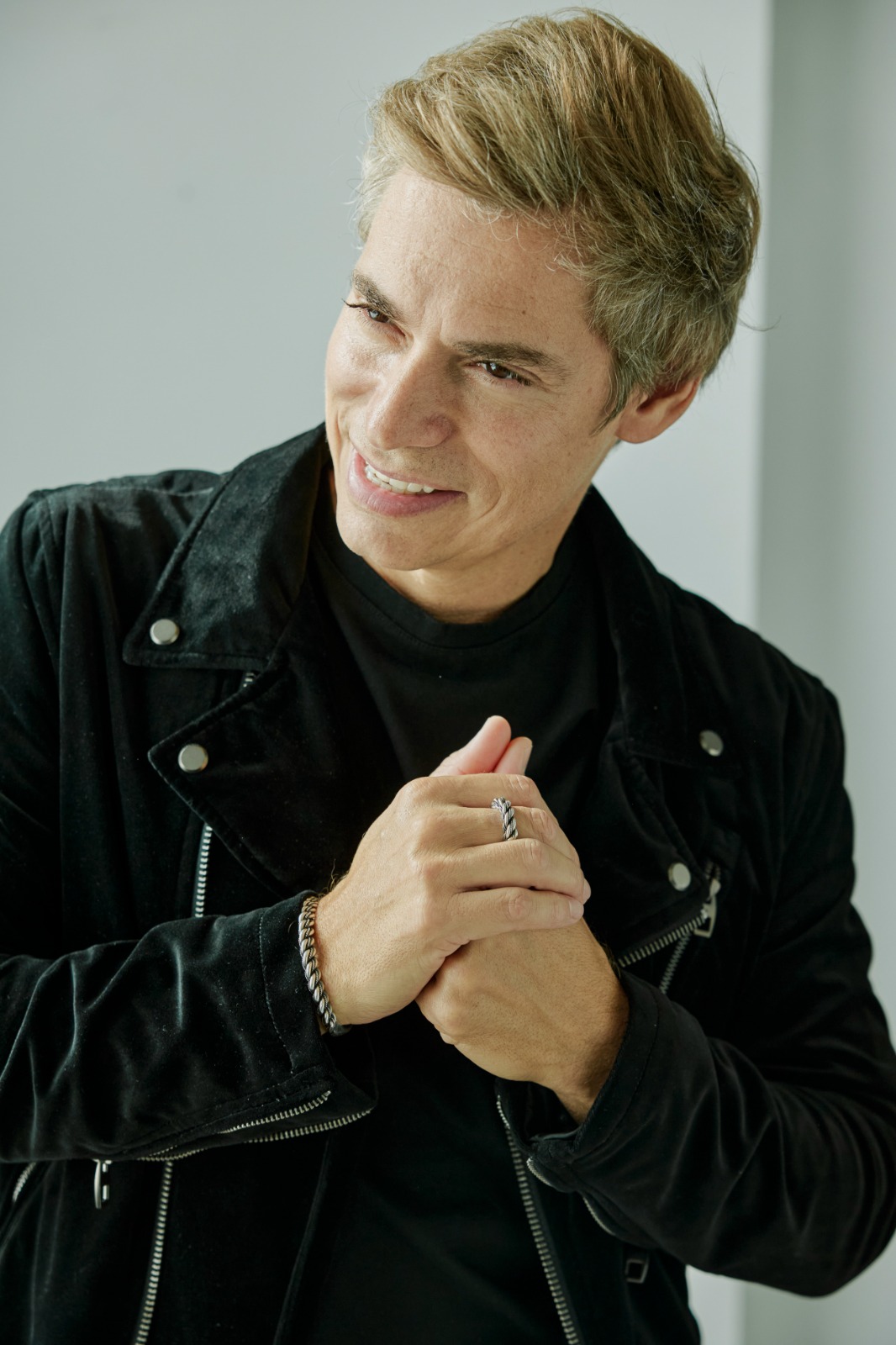 Carlos Baute actúa esta noche en Socuéllamos con su gira “30 Años Tour”