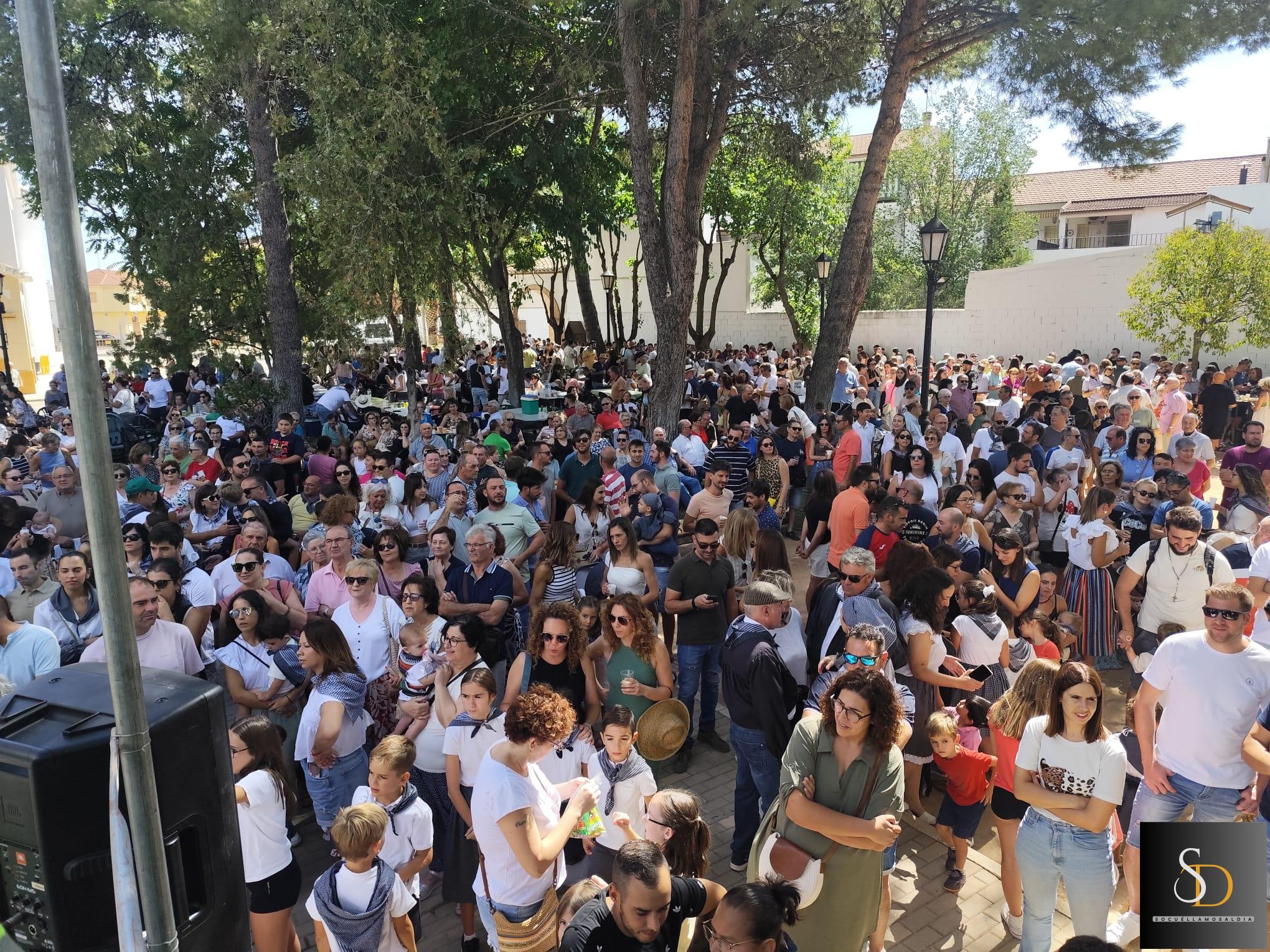 Migas gigantes, Cruz Roja, muleros y la Cofradía de Jesús de Nazareno en una jornada festiva en la ermita