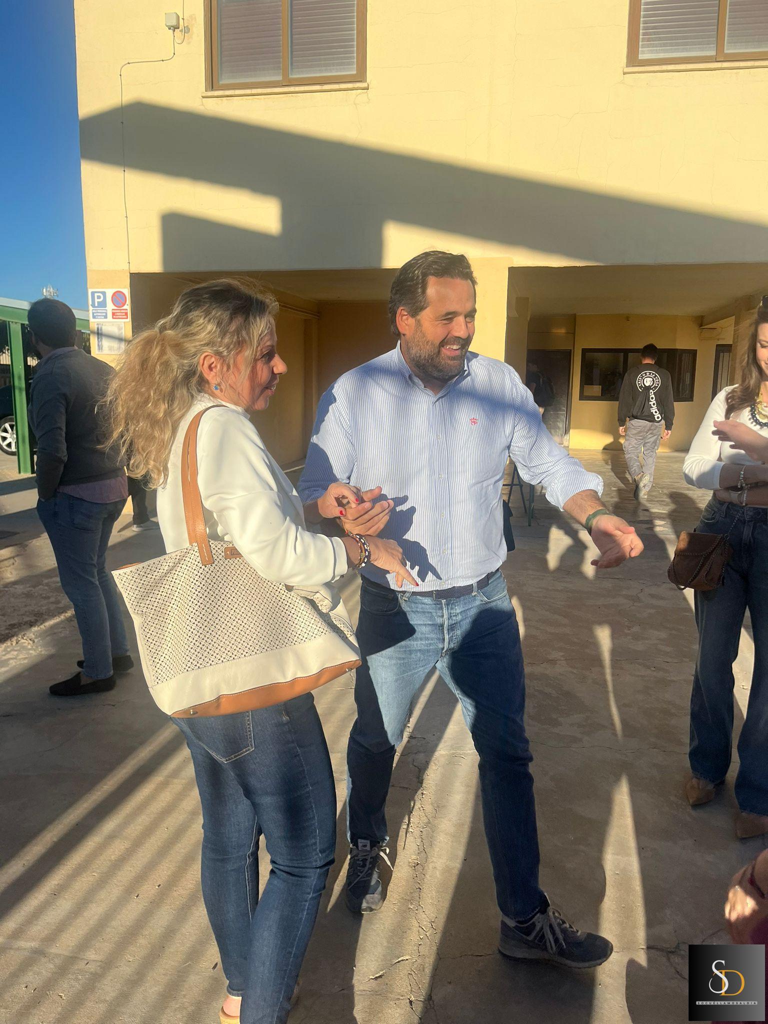 Paco Núñez visita Socuéllamos en plena vendimia y reivindica el papel del sector vitivinícola en Castilla-La Mancha