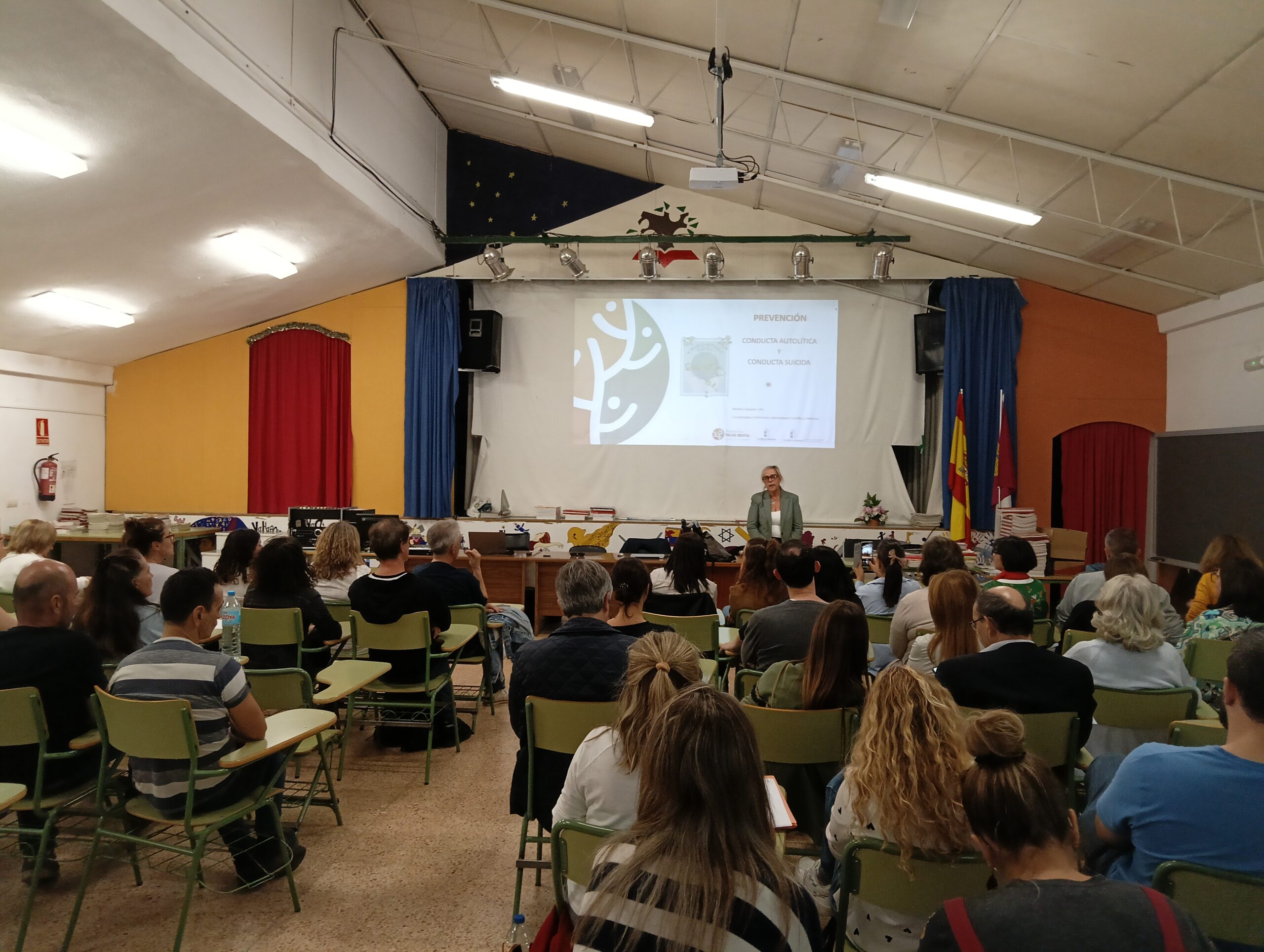 El profesorado del IES Fernando de Mena participa en una charla sobre prevención del suicidio organizada por Salud Mental Tomelloso