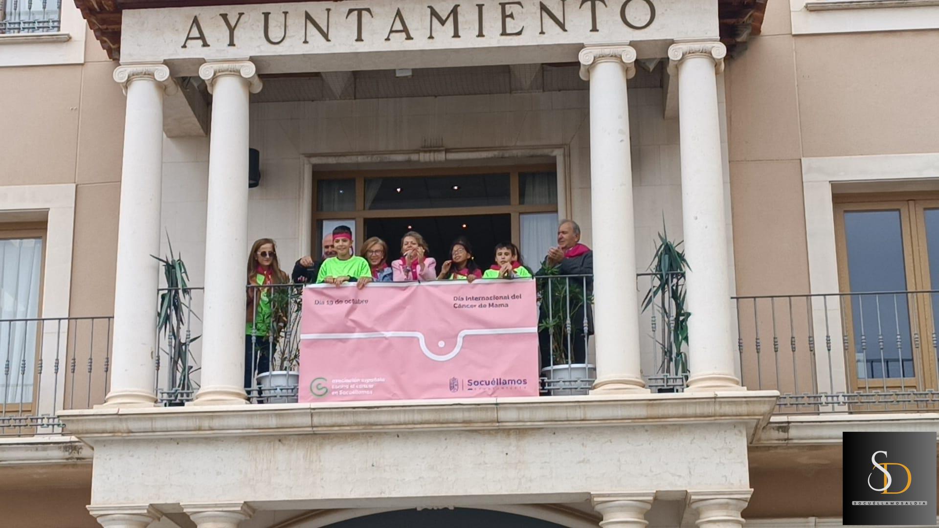 Socuéllamos conmemora el Día Mundial del Cáncer de Mama con un acto en la Plaza de la Constitución