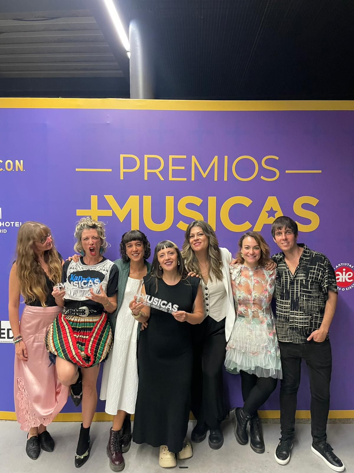 La socuellamina Aroha Morales triunfa en los Premios +Músicas con el videoclip “Canto al Cansancio”, reconocido como Mejor Videoclip 2025