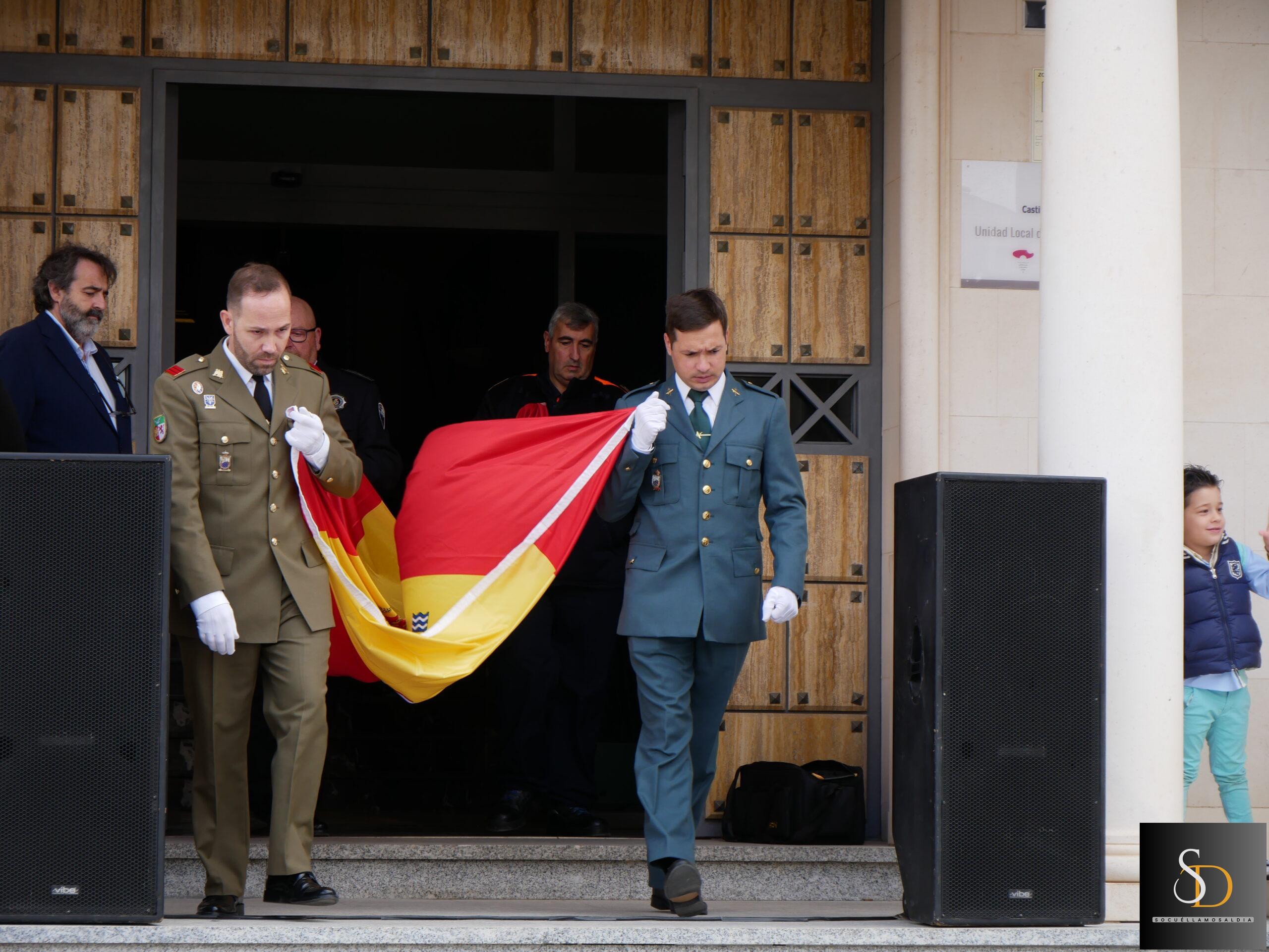 Acto solemne de izado de la bandera en la Plaza de la Constitución con motivo del 12 de octubre