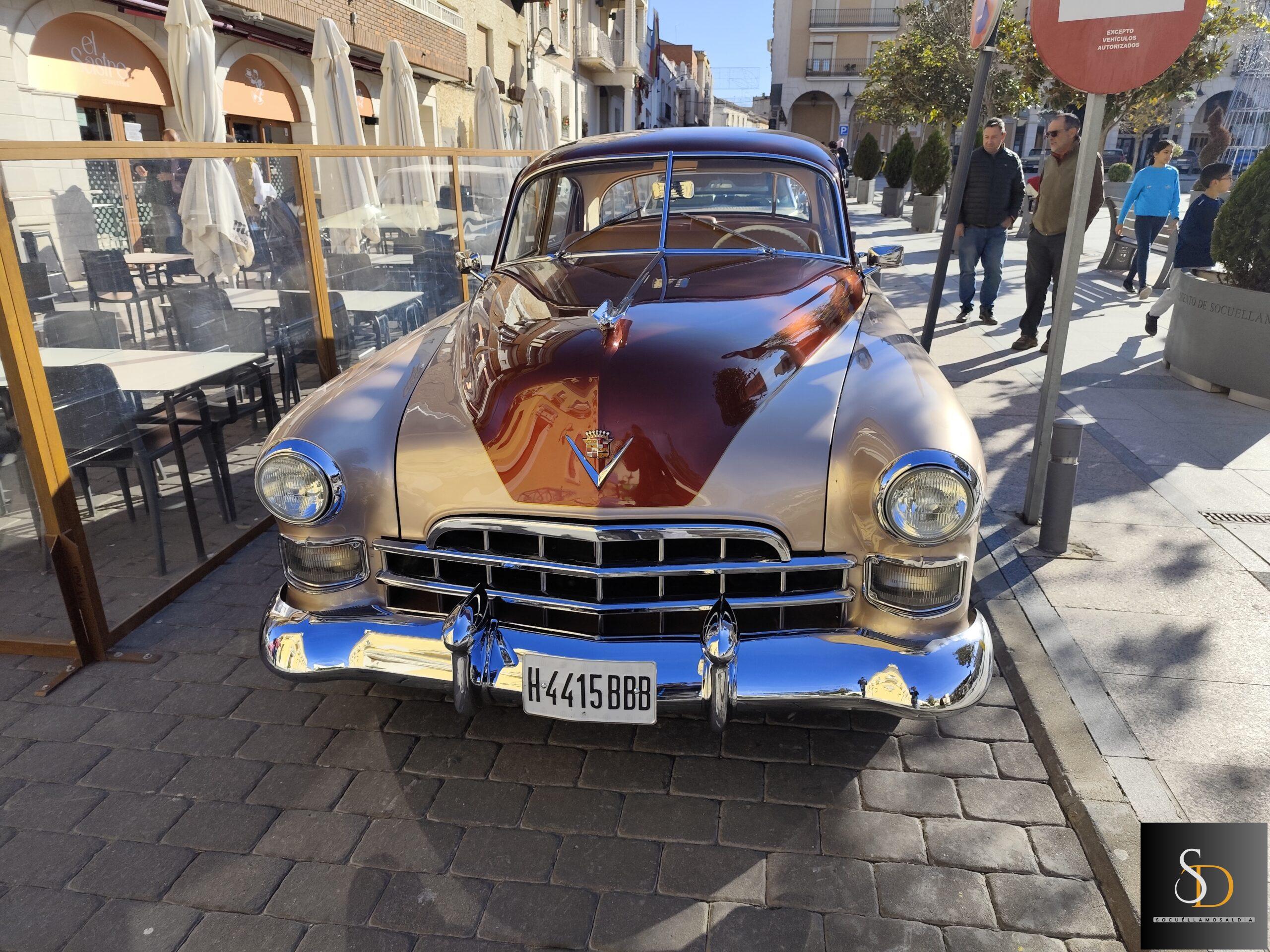 Socuéllamos acoge una de las paradas principales del Rally de Navidad del Club Cadillac España
