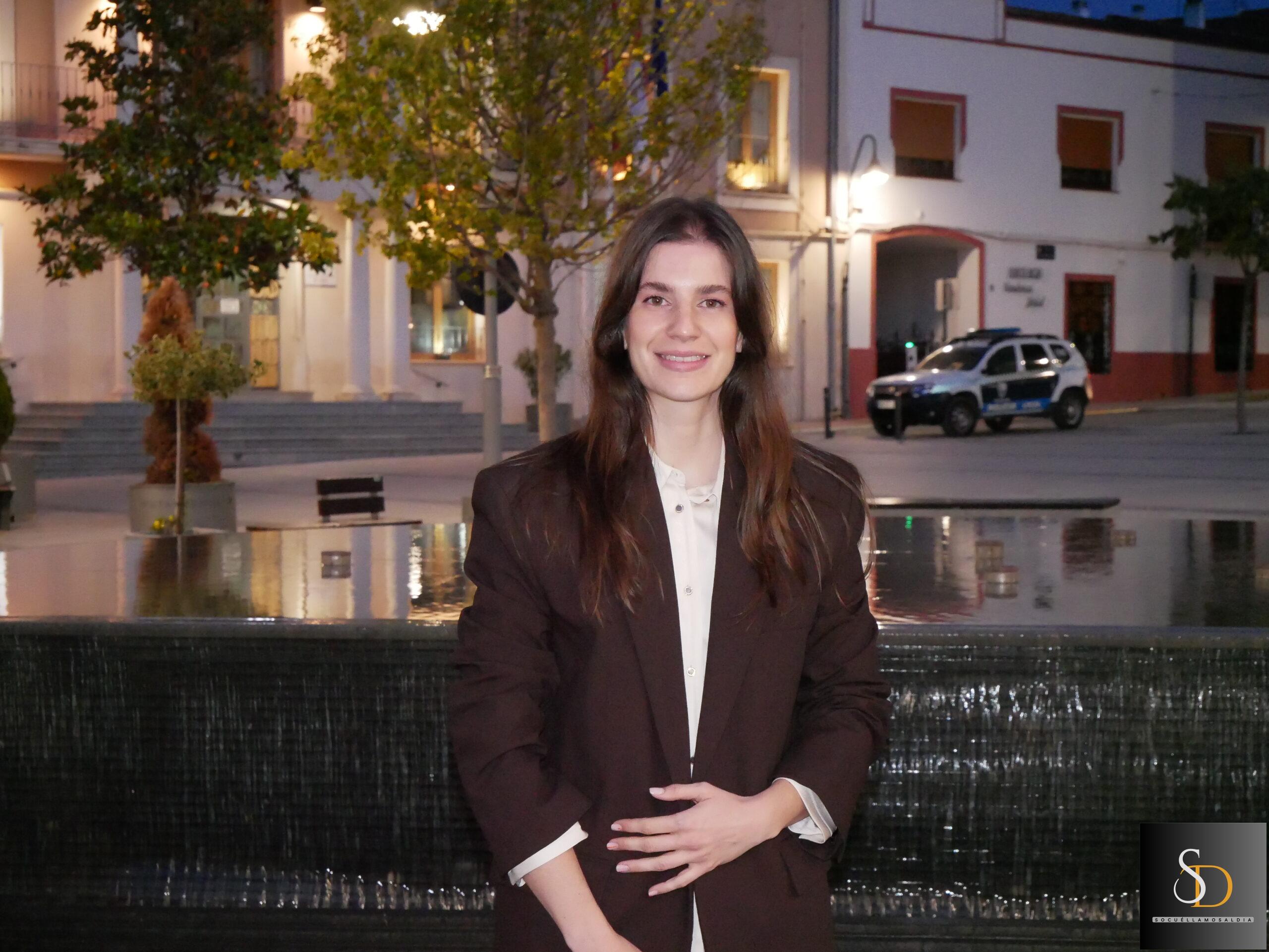 Alba Domingo, talento socuellamino en el mundo de la moda: “Quiero transmitir optimismo y una forma positiva de ver la vida a través de mis prendas”