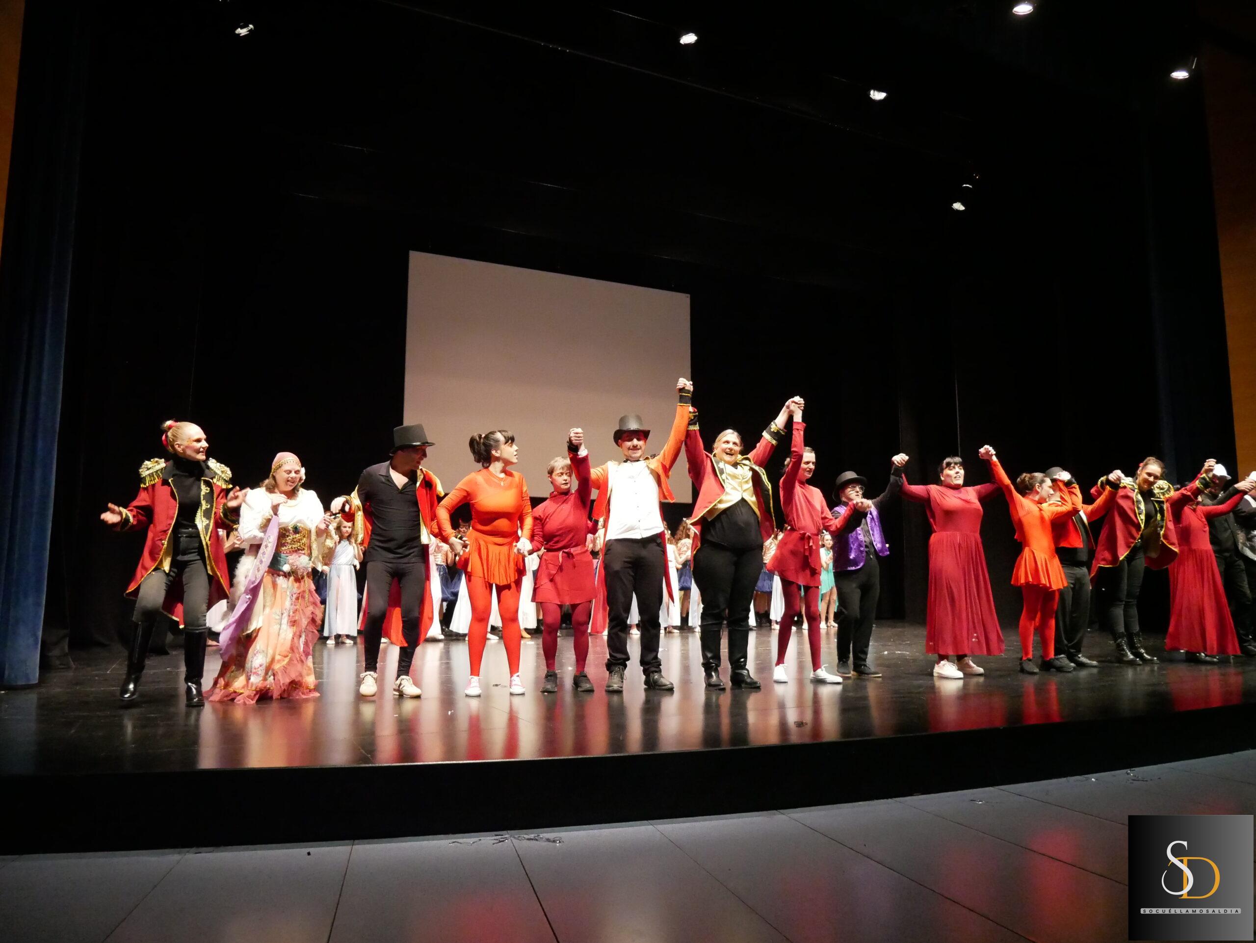 La XIII Gala de la Capacidad de AFYMOS emociona al público con un homenaje a las familias, a la diversidad y al recuerdo de Aureliana