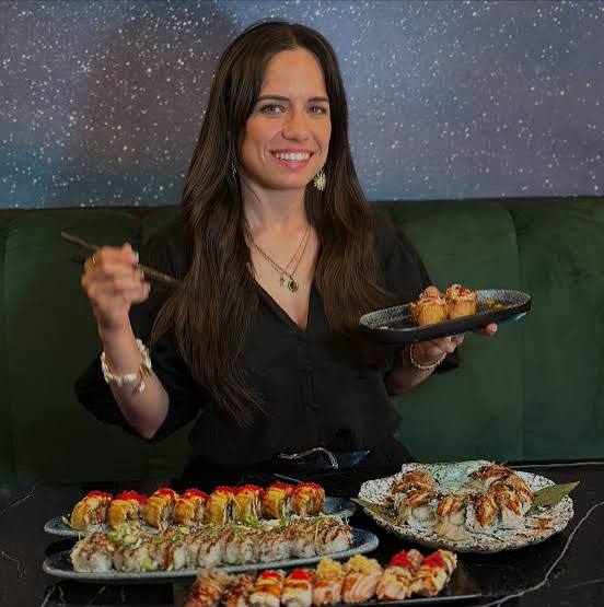 La reconocida influencer gastronómica Gastrovaig visita Socuéllamos y destaca tres restaurantes locales en un vídeo viral