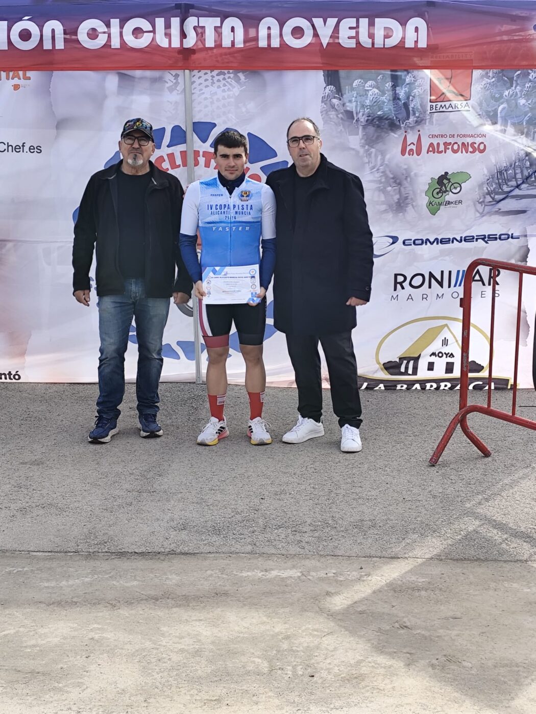 Diego Mena se proclama campeón élite de la Copa Alicante-Murcia de Pista en la jornada final de Novelda
