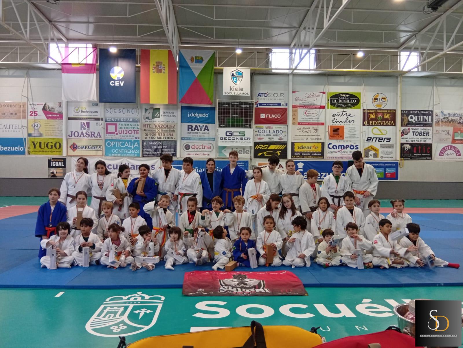 El Club Shogai de Socuéllamos celebra su exhibición de Navidad con una mañana lúdica y participativa