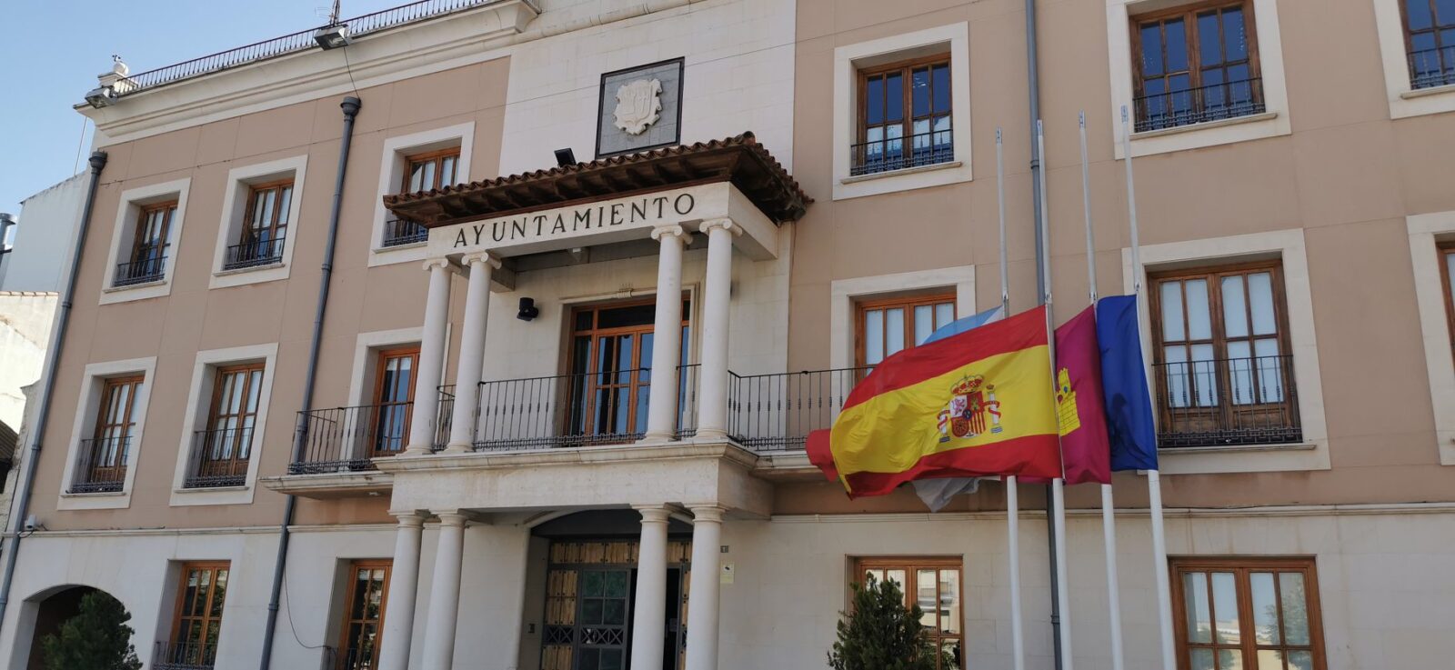 Las banderas ondearán a media asta en Socuéllamos por el luto nacional tras el accidente ferroviario de Córdoba