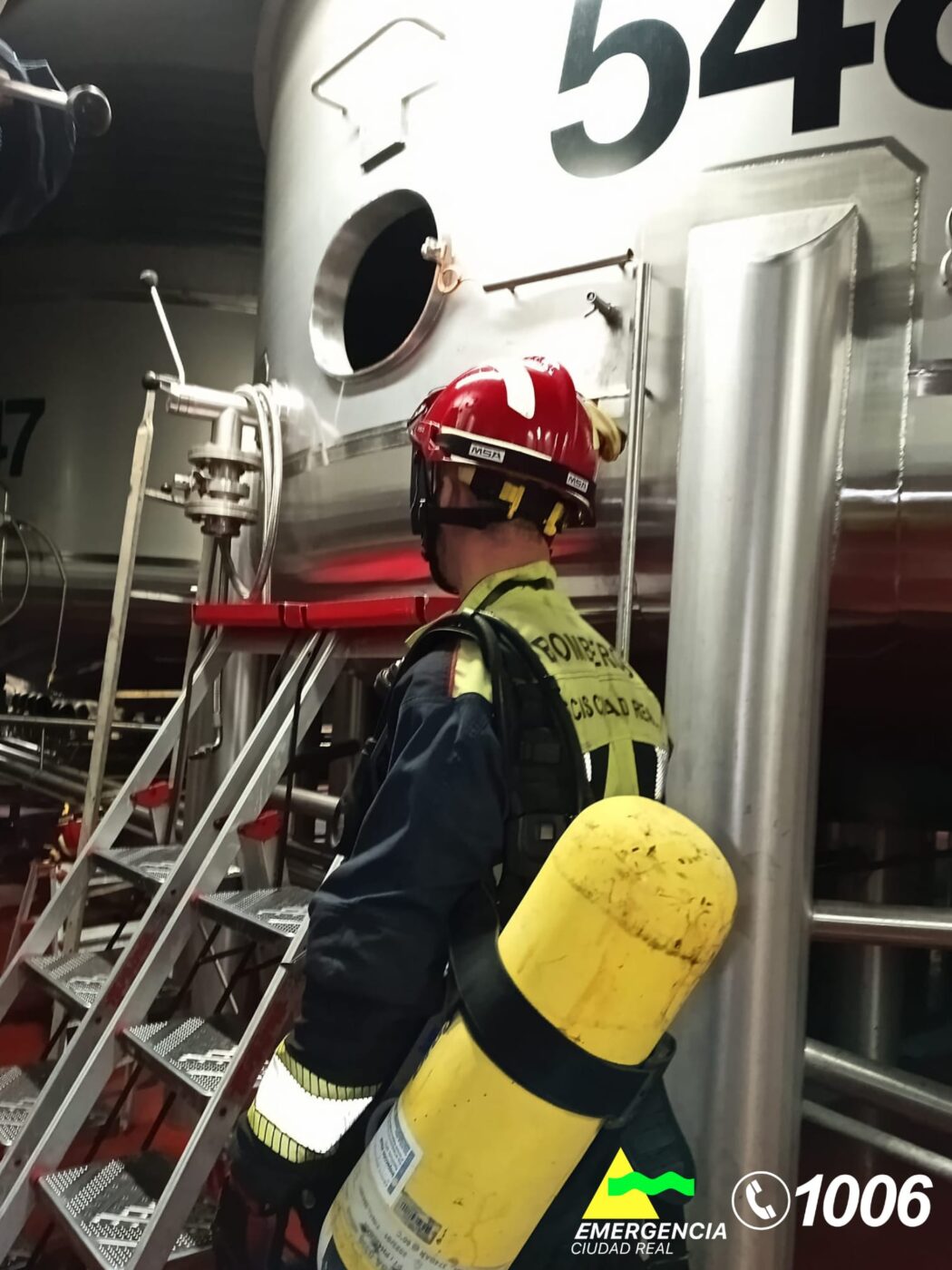 Fallece un trabajador de 34 años tras precipitarse a un tanque en una bodega de Valdepeñas