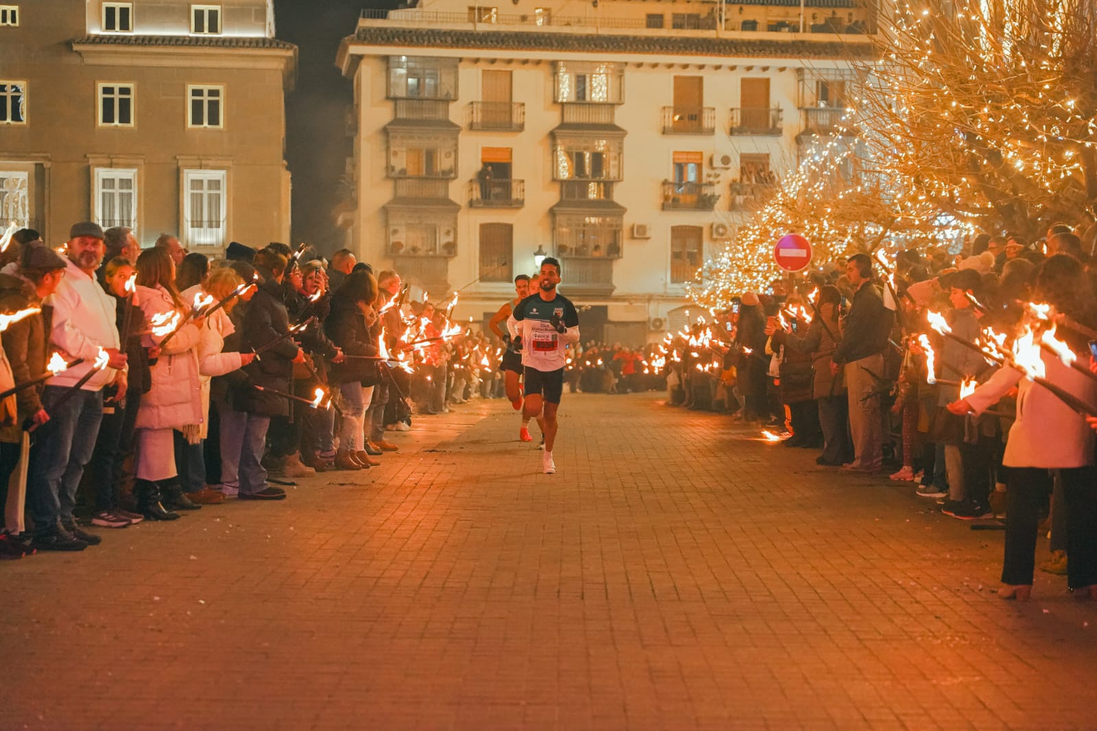 Andy Morales se impone en la Carrera de las Antorchas de Jaén tras una prueba “difícil de explicar”