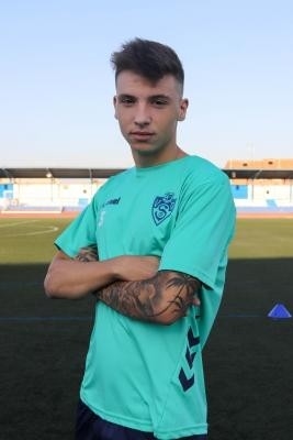 Iván Simón León anuncia su retirada del fútbol con tan solo 25 años tras una carrera marcada por las lesiones