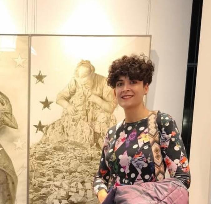 La socuellamina de adopción Verónica Bueno participa en la exposición colectiva “Referentes” en Tomelloso