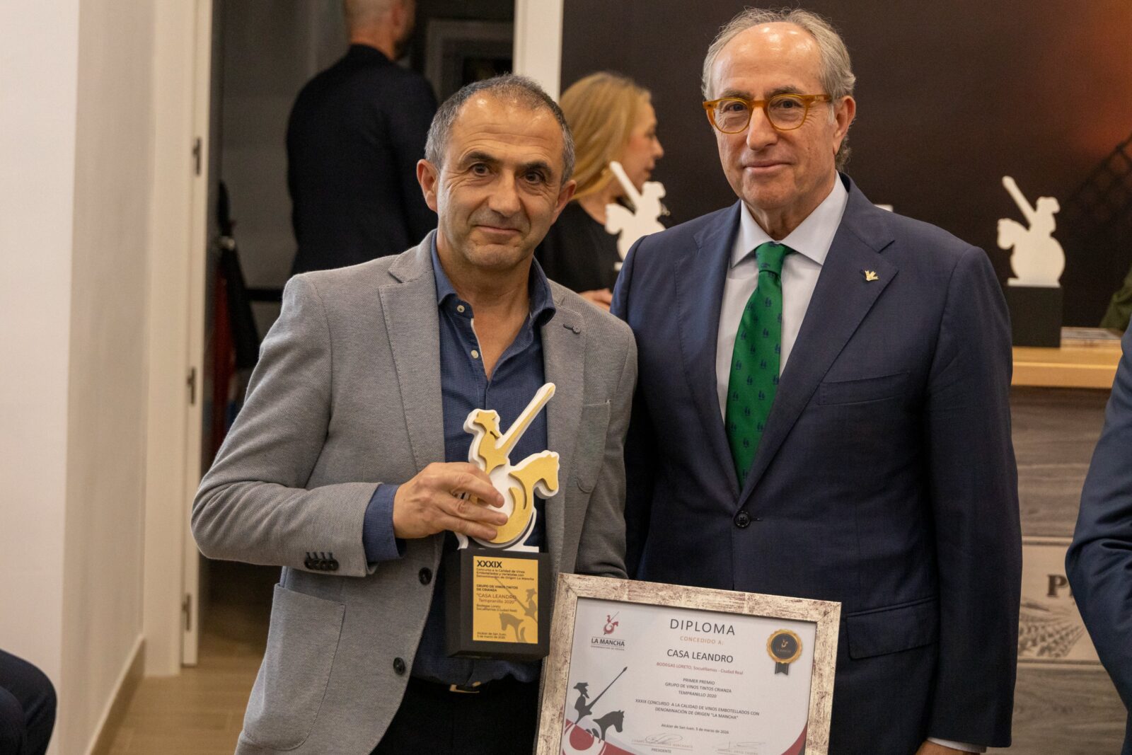 El rosado “Monteño” y el tinto “Casa Leandro” dan dos oros a Bodegas Loreto