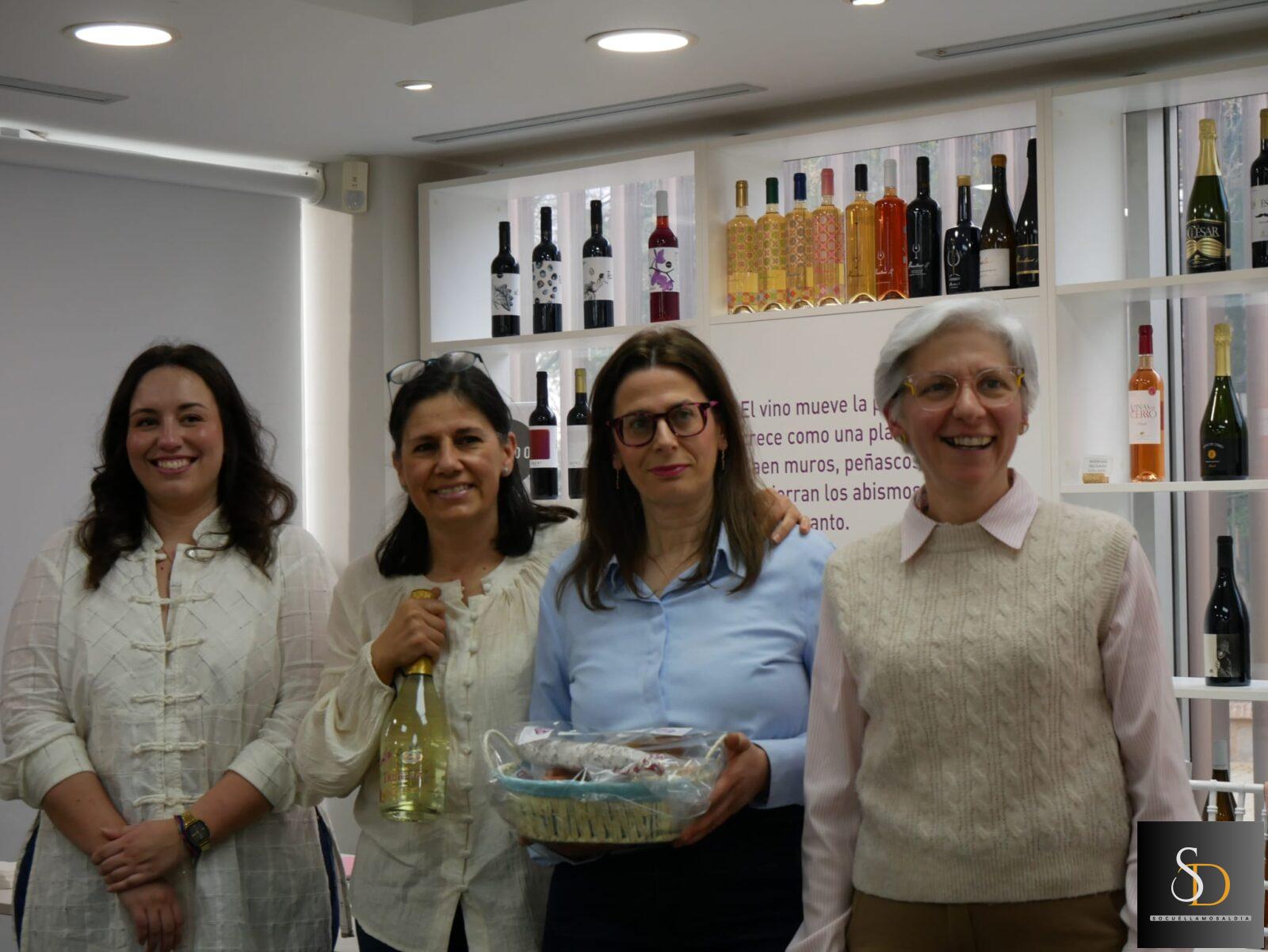 Marian Delgado y María José Mateo, ganadoras del V Concurso de Torrijas de la Preciosísima Sangre de Cristo