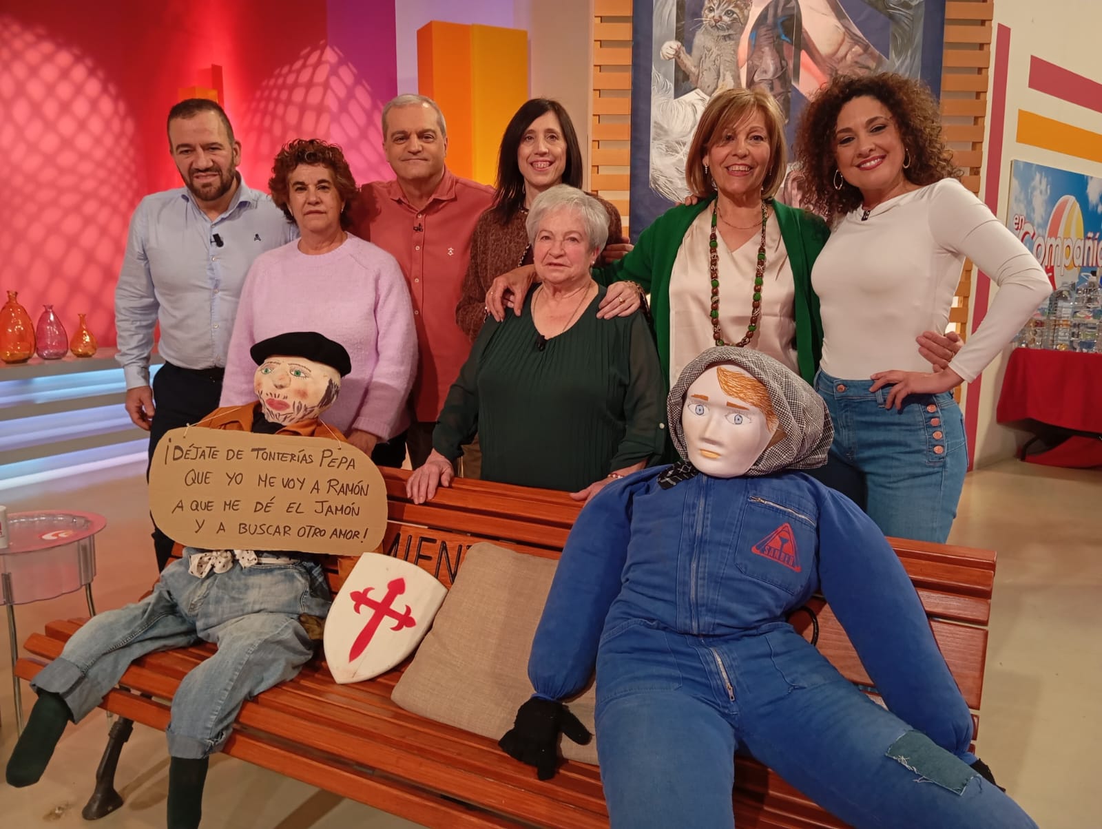 La Orden de Santiago de La Mancha lleva la tradición de los “peleles” a la televisión regional